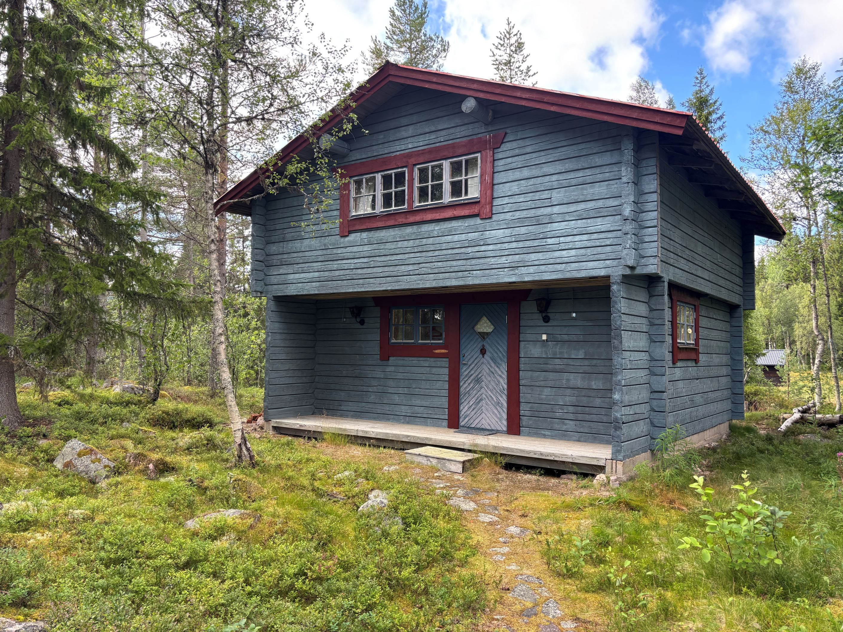 Huset sett från infarten
