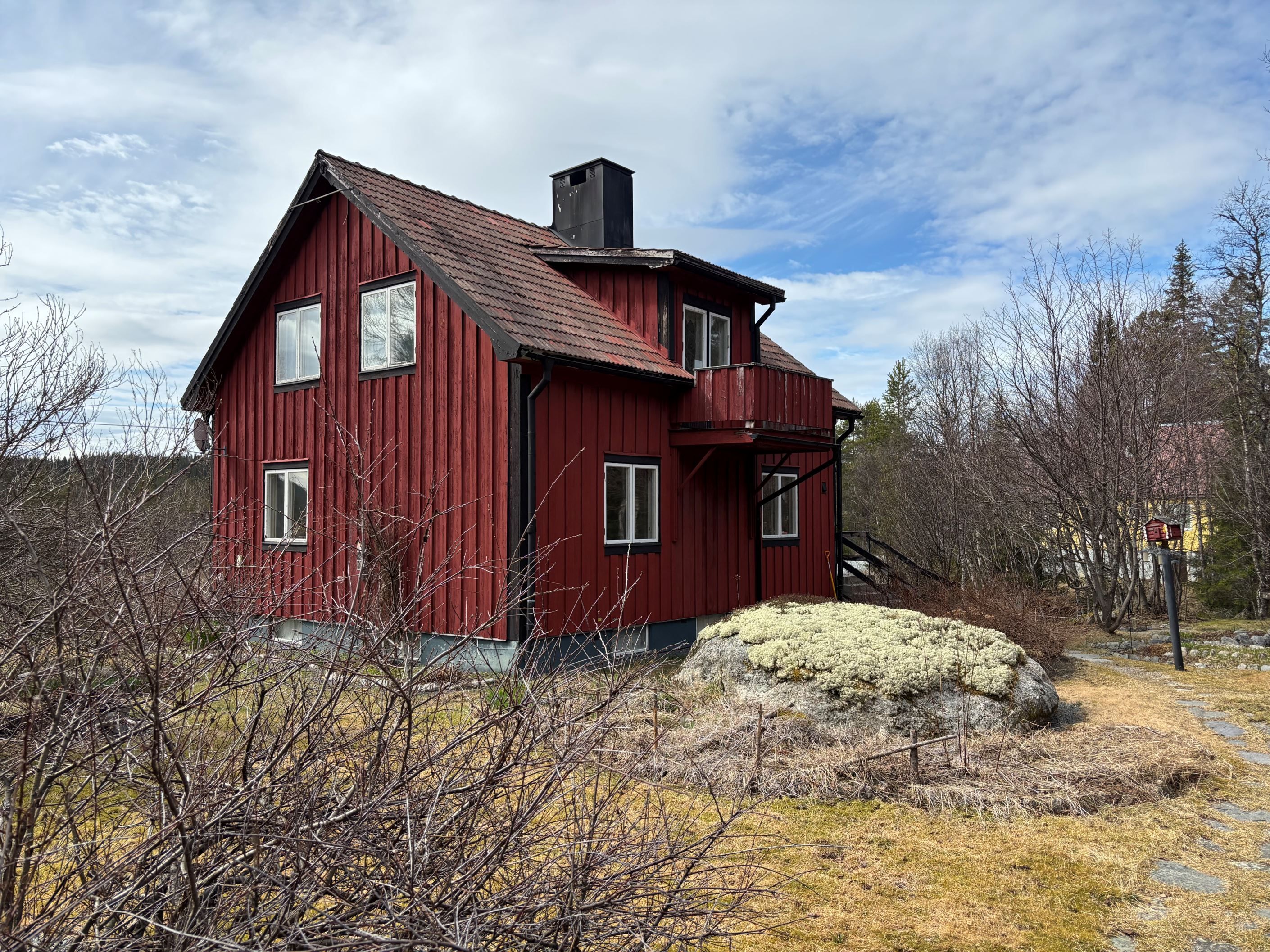 Huset sett från gården