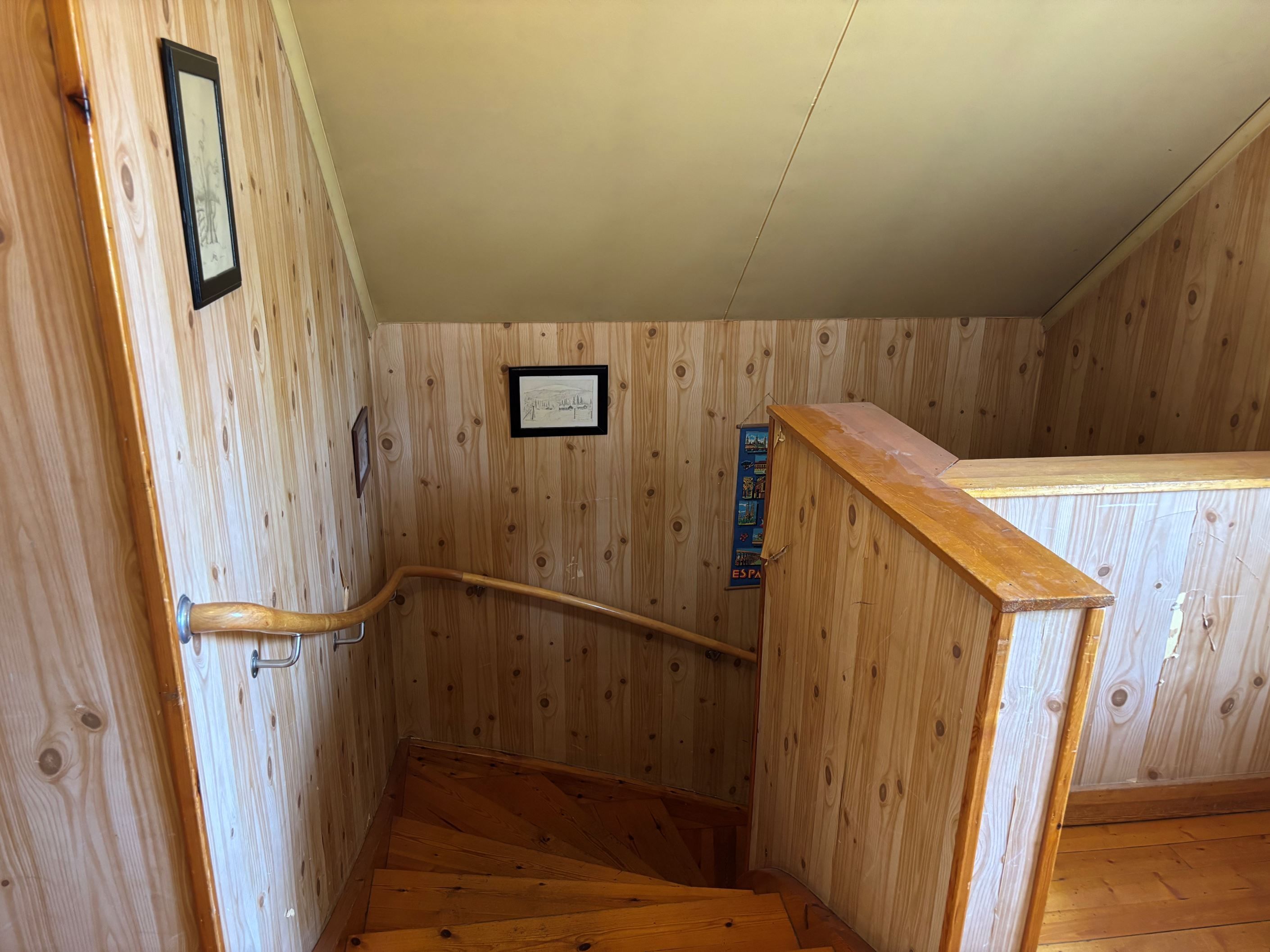 Trappen sett från övervåningen