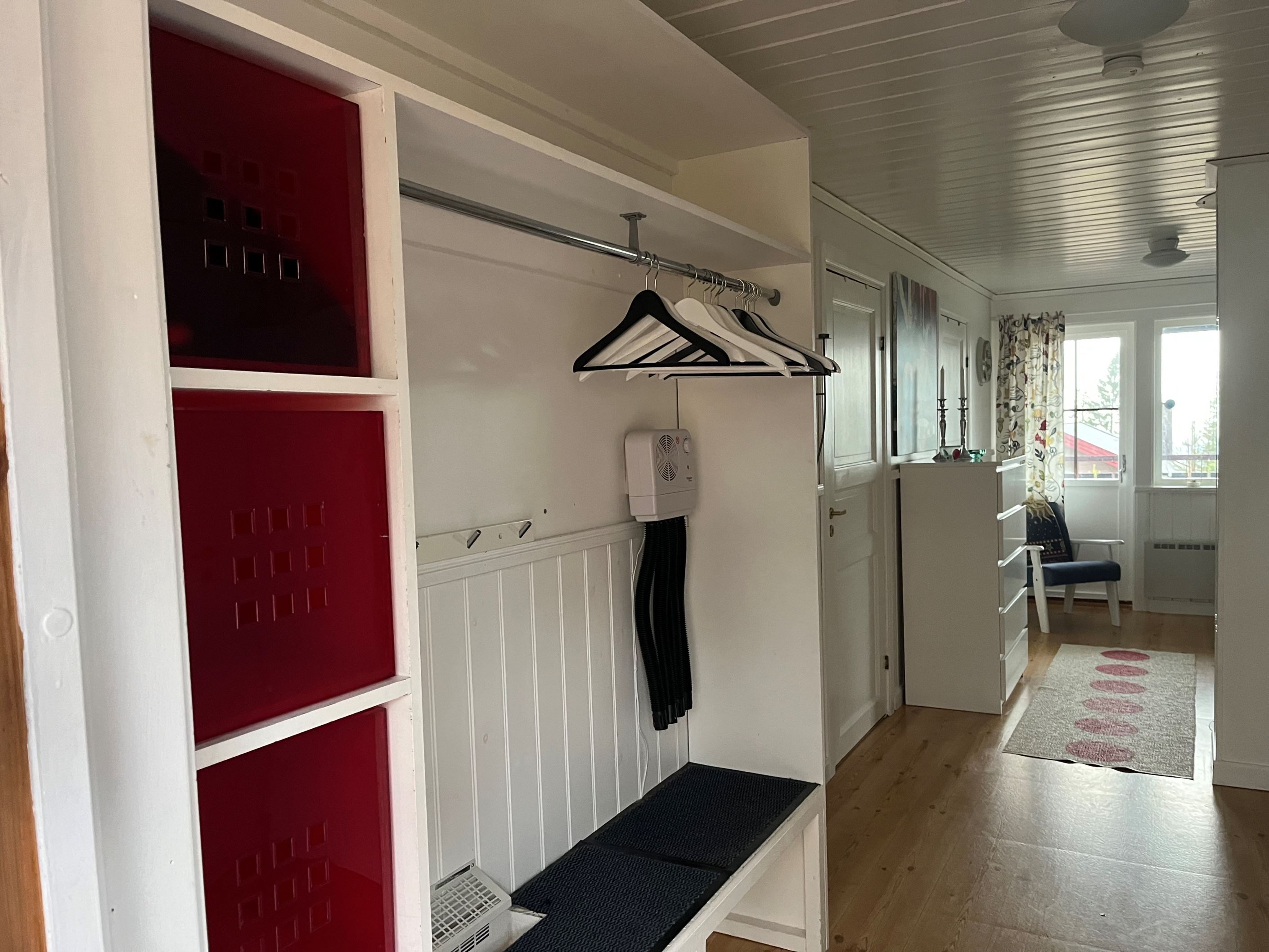 Från hall mot allrum