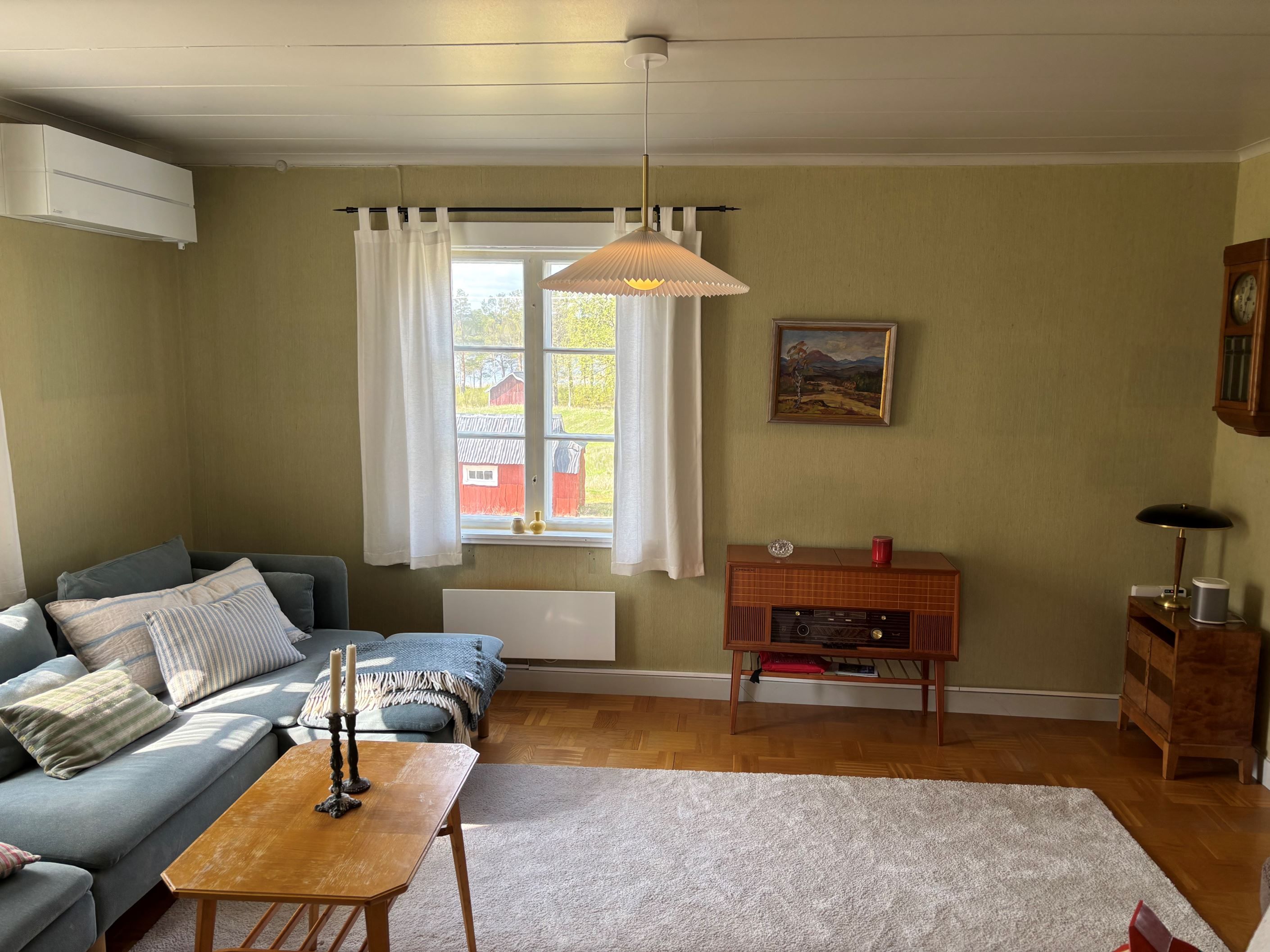 Allrum bredvid kök
