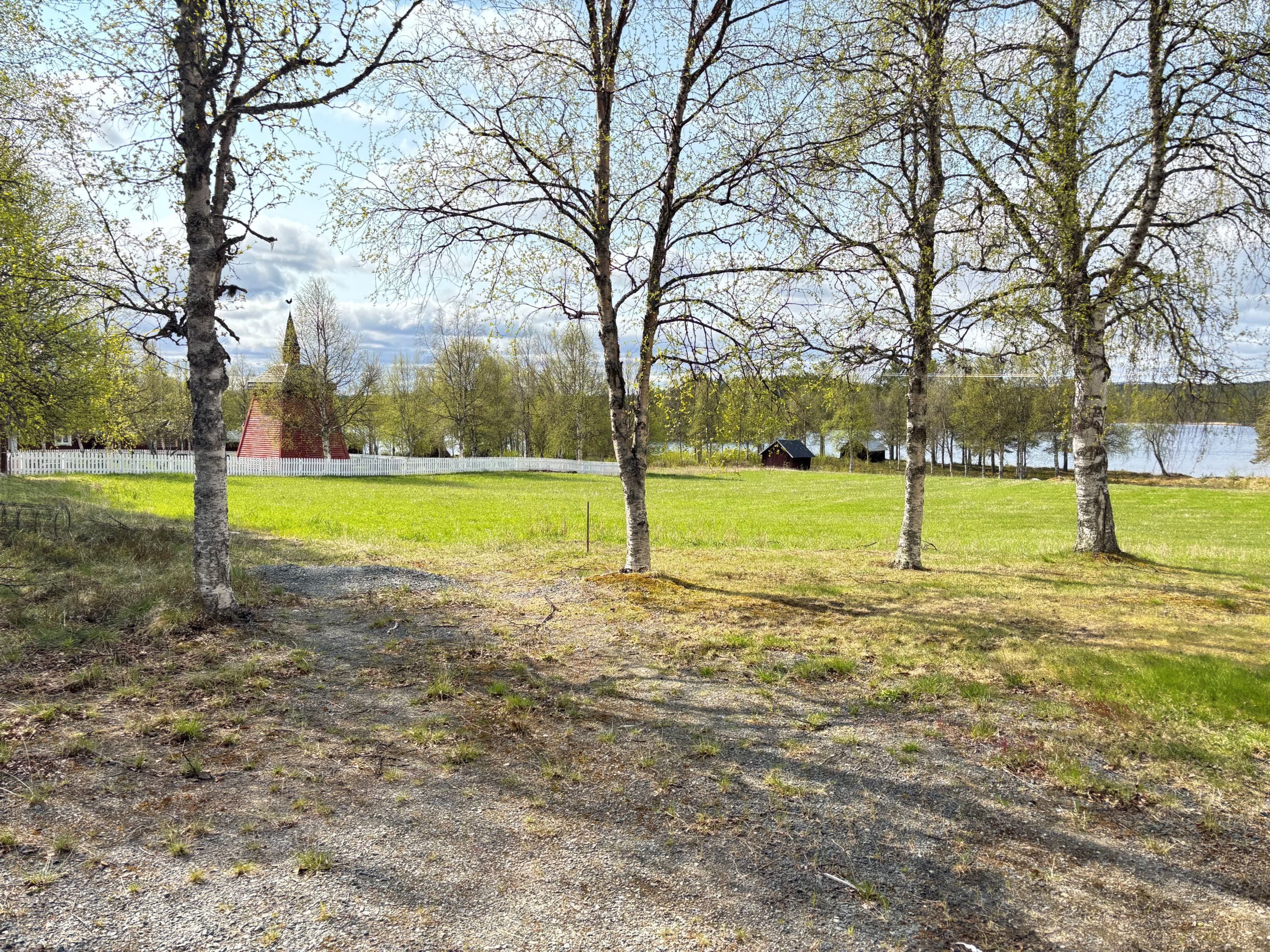 Storbo kapell och sjön
