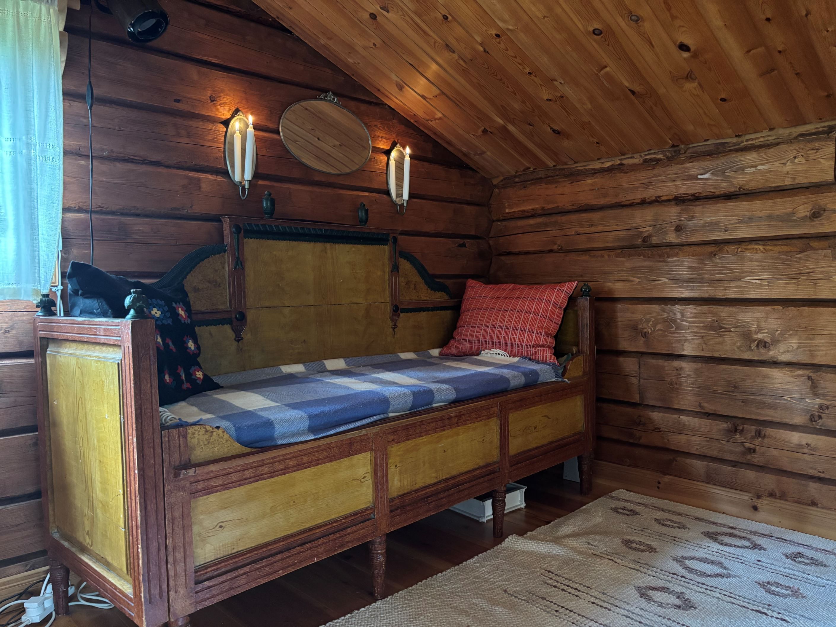 Bäddsoffa ovanför trappen