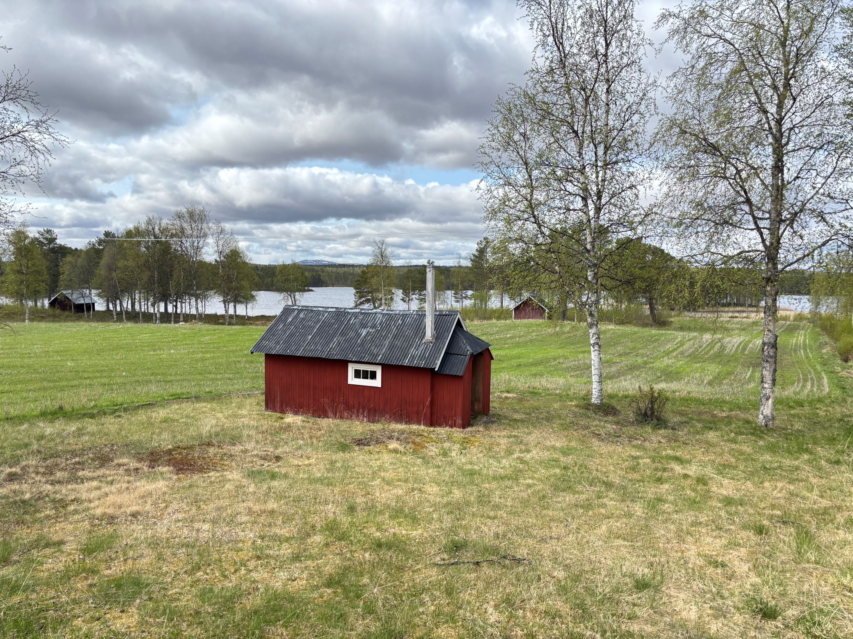 Fantastisk utsikt ner mot sjön