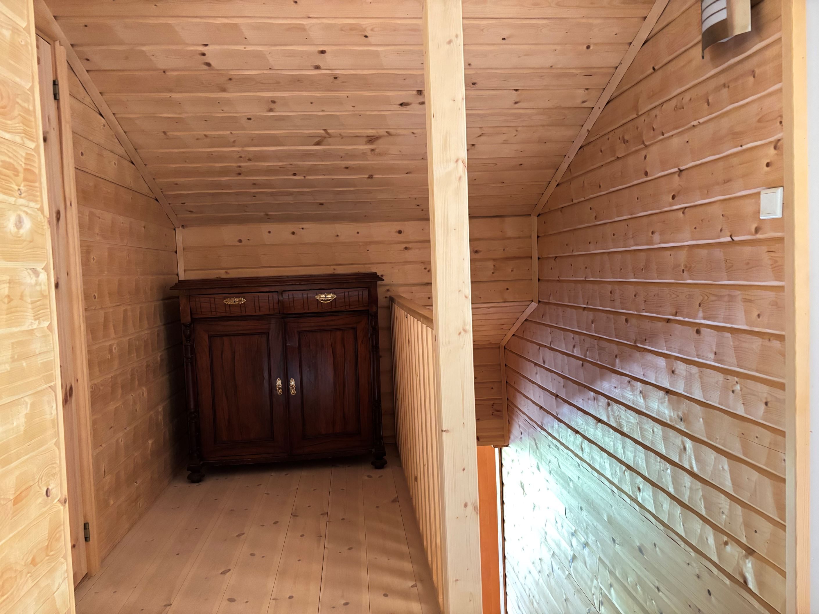 Utrymme bredvid trappen