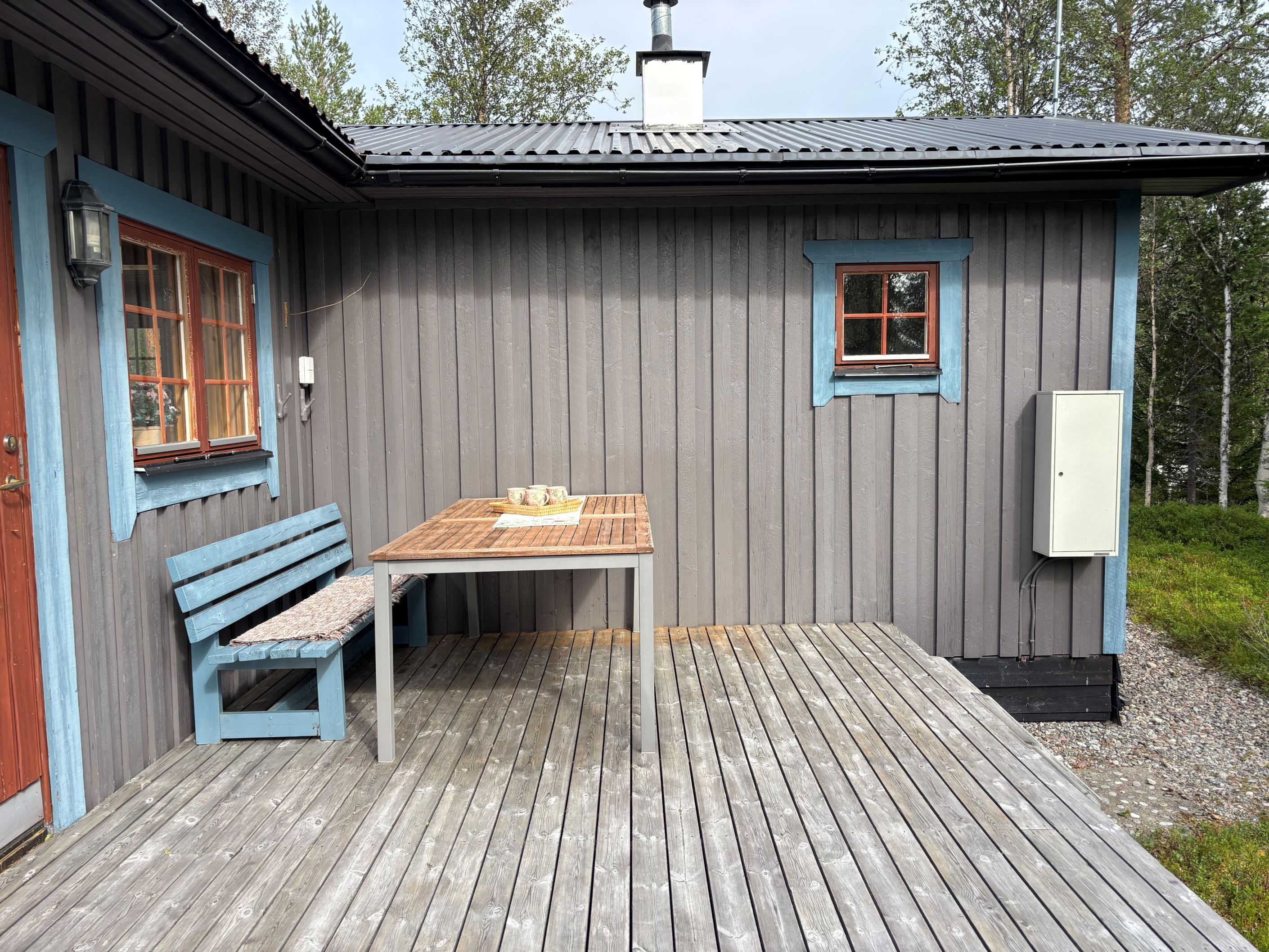 Uteplats med eftermiddags- och kvällsol