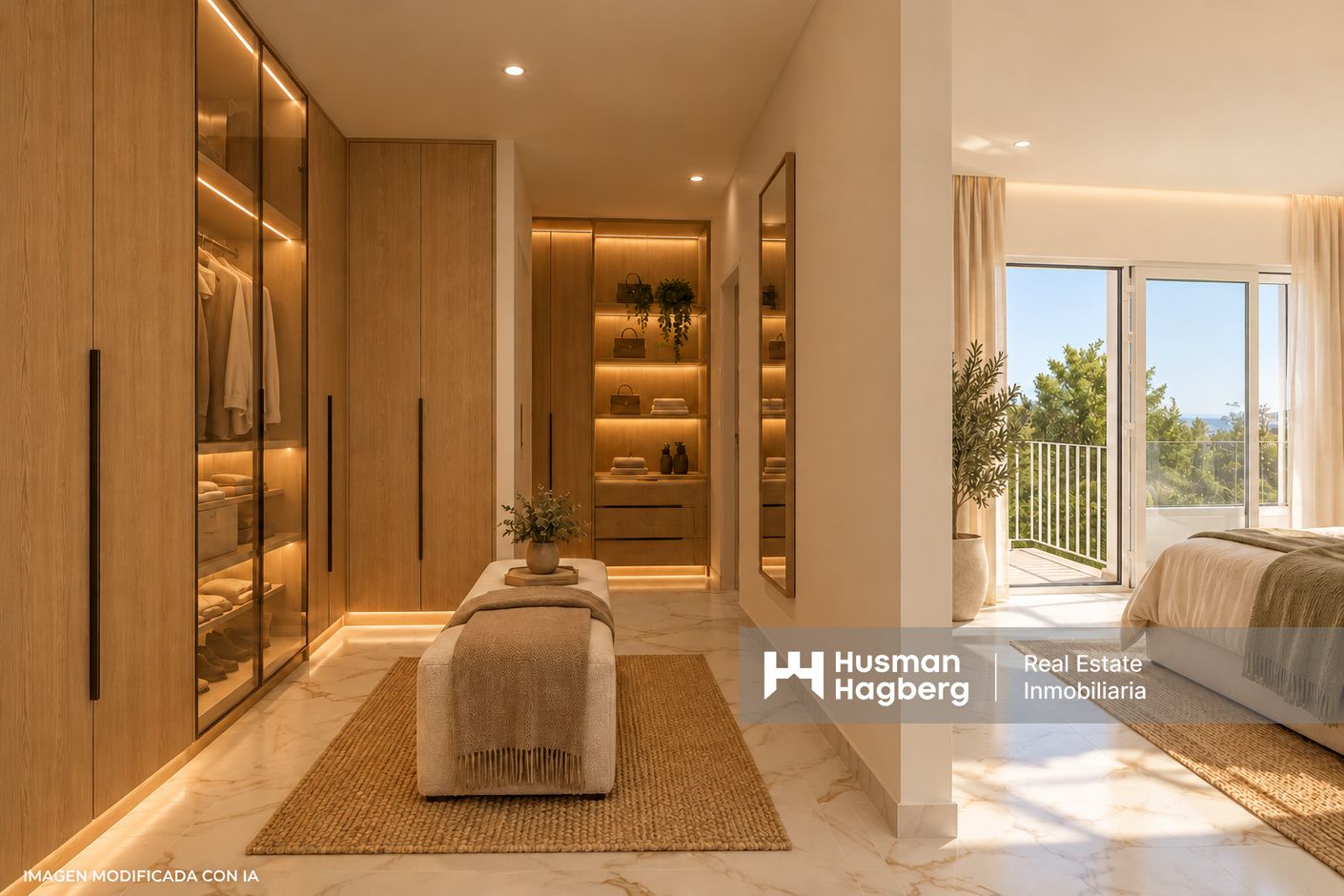 Vestidor minimalista con dormitorio y balcón