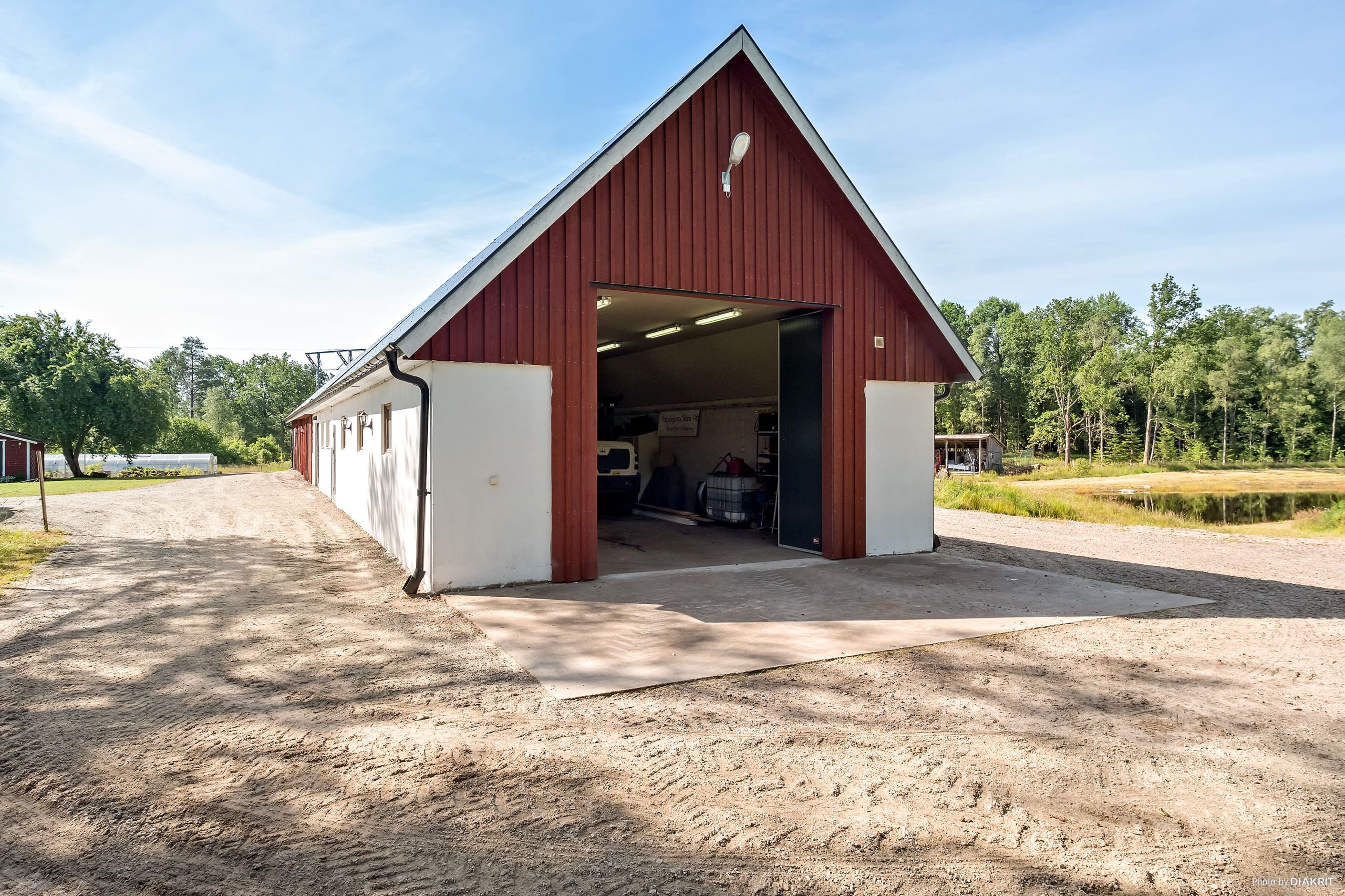 Verkstadsdel med högport