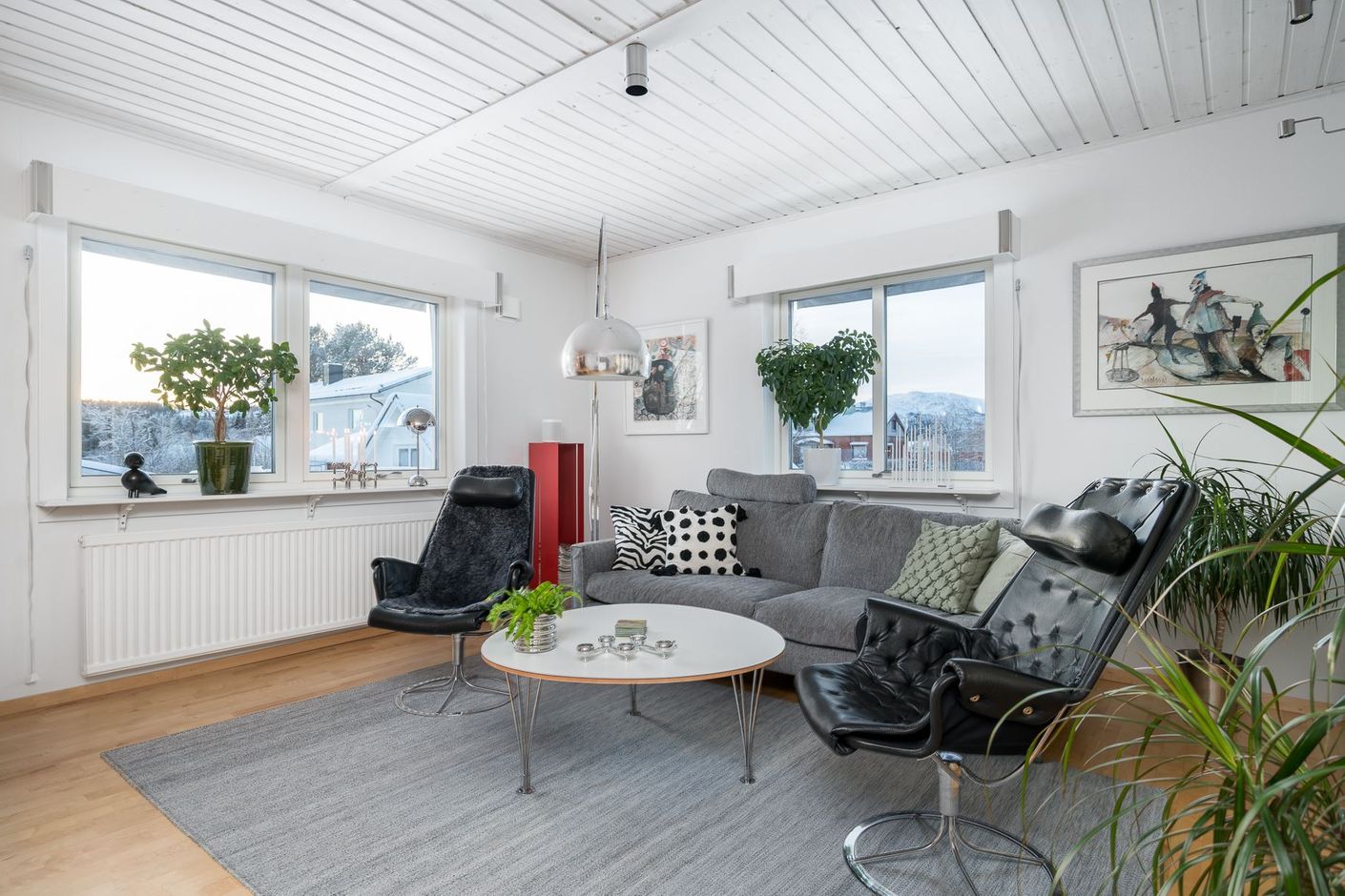 Fyra på övervåning