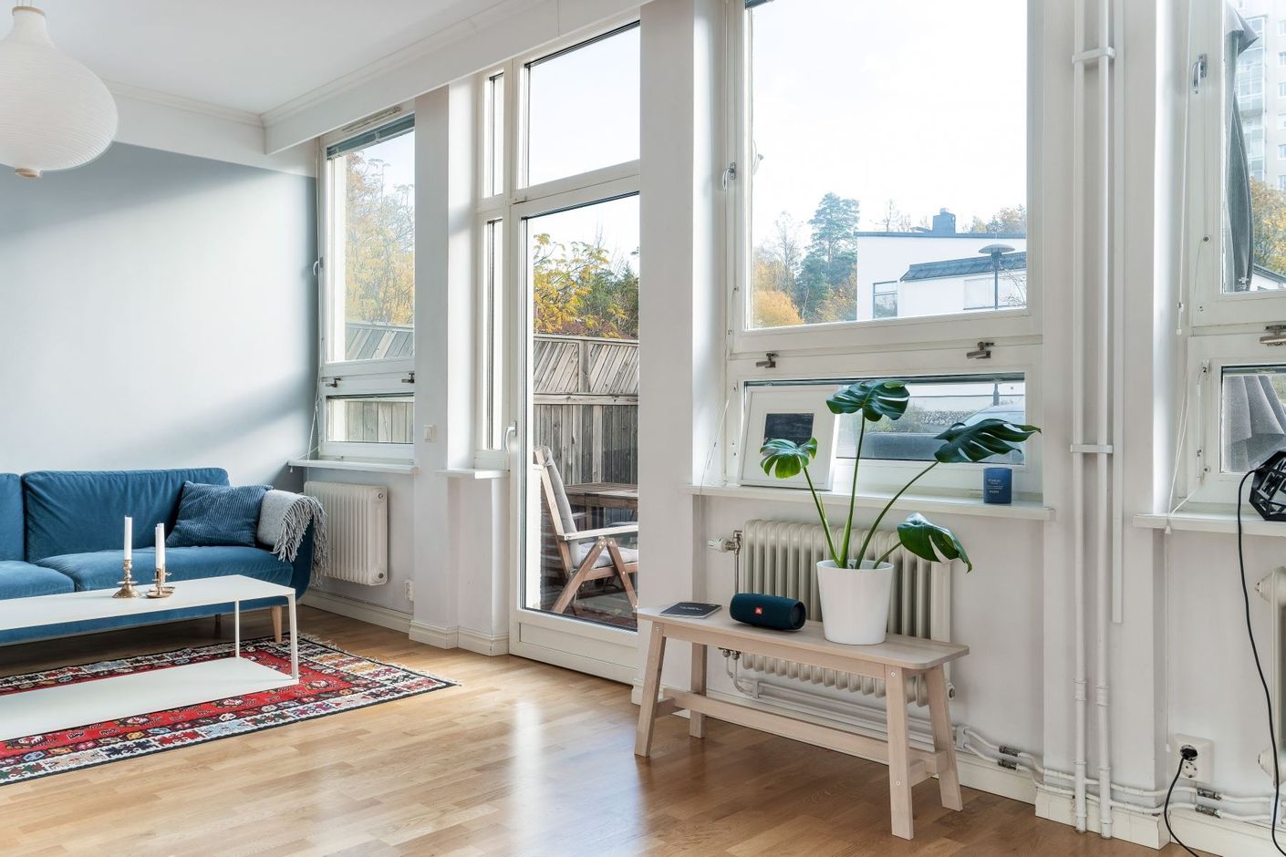 Stora fönsterpartier