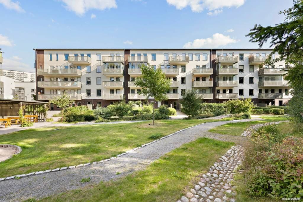 Lågupplöst Föreningens välskötta innergård