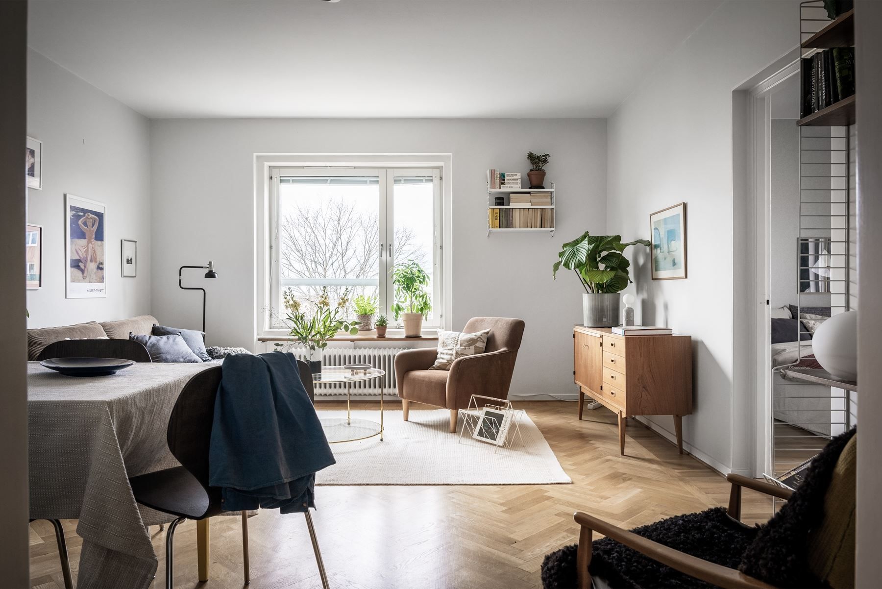Härligt ljusinsläpp och två komma sextio i takhöjd