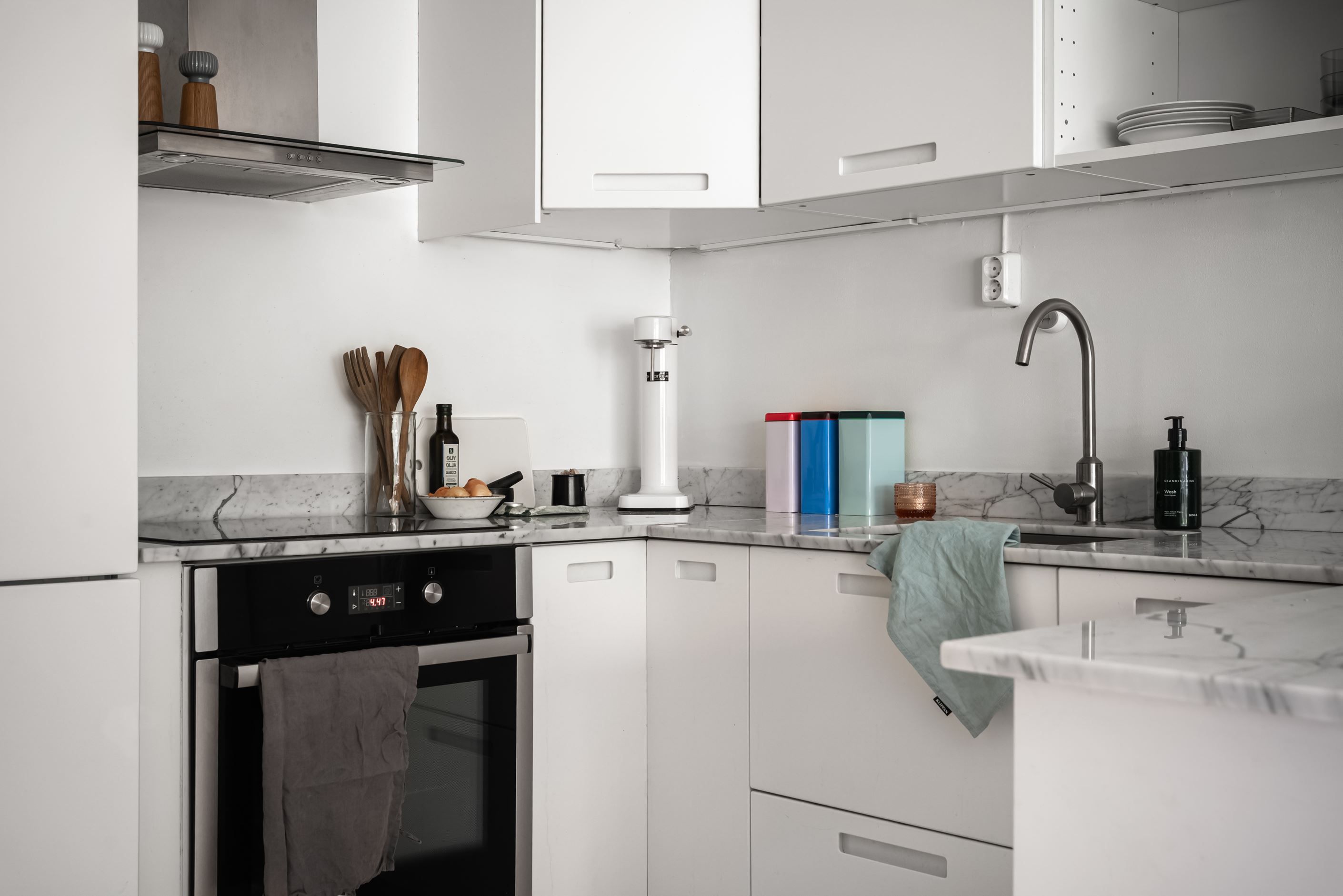 Väldisponerat kök med diskmaskin