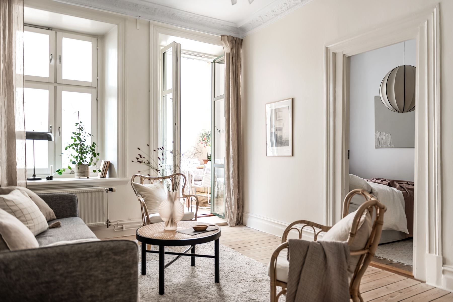 Sekelskifteskänslan gör sig påmind i hela lägenheten