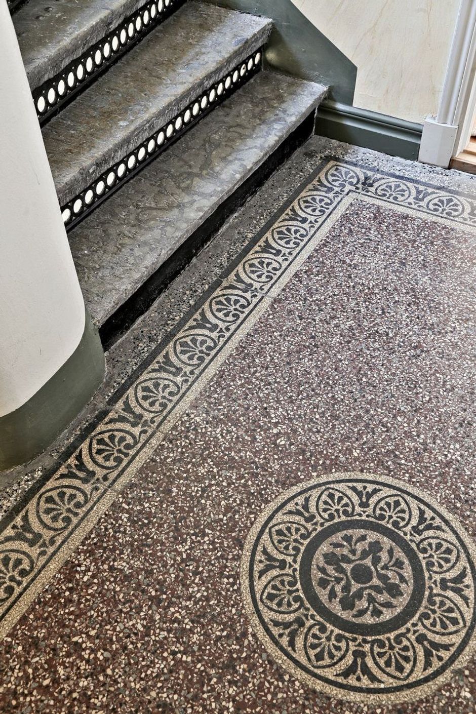 Vackra detaljer i trapphuset