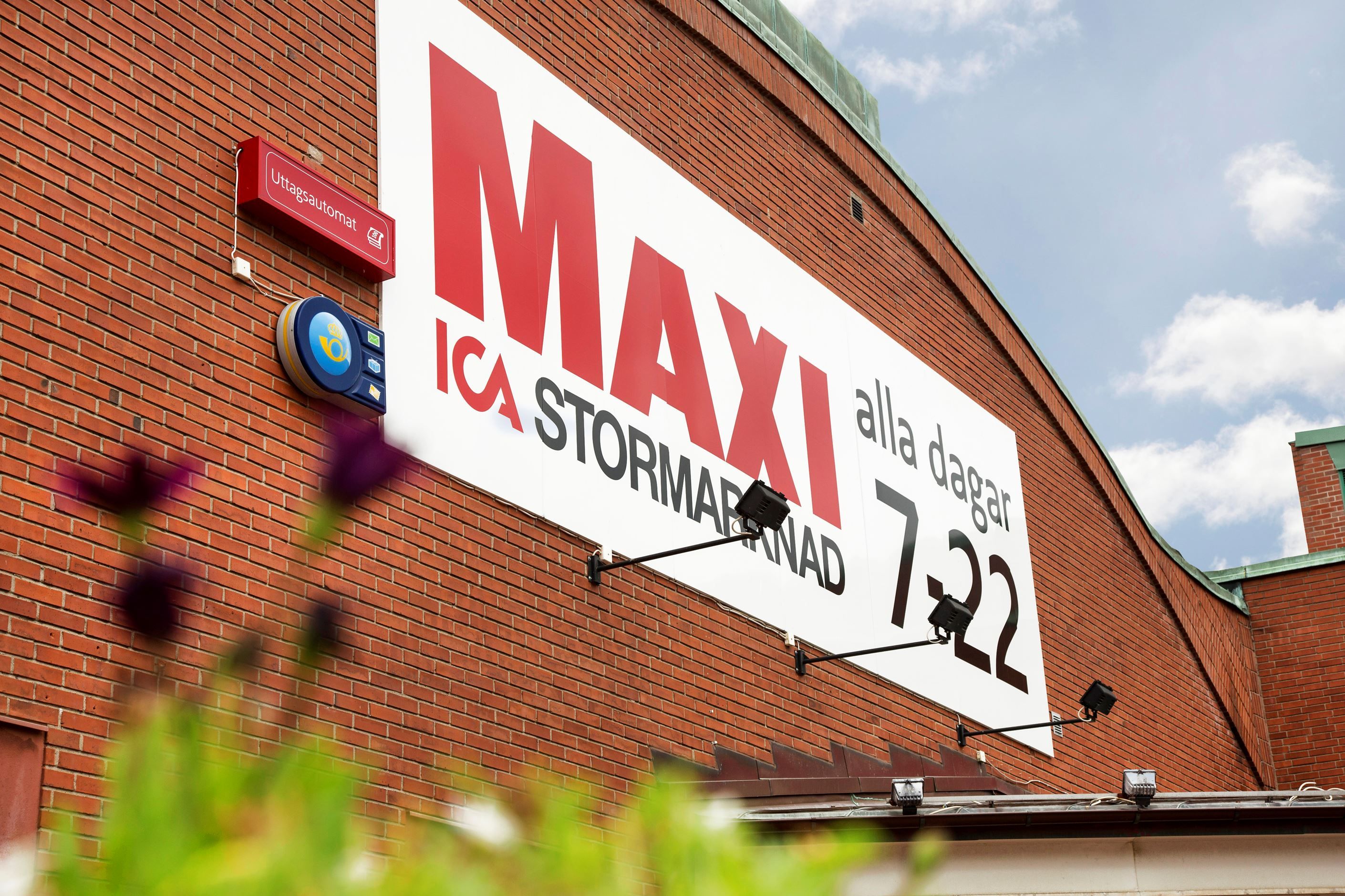 Nära till mataffärer, gym och goda kommunikationer.