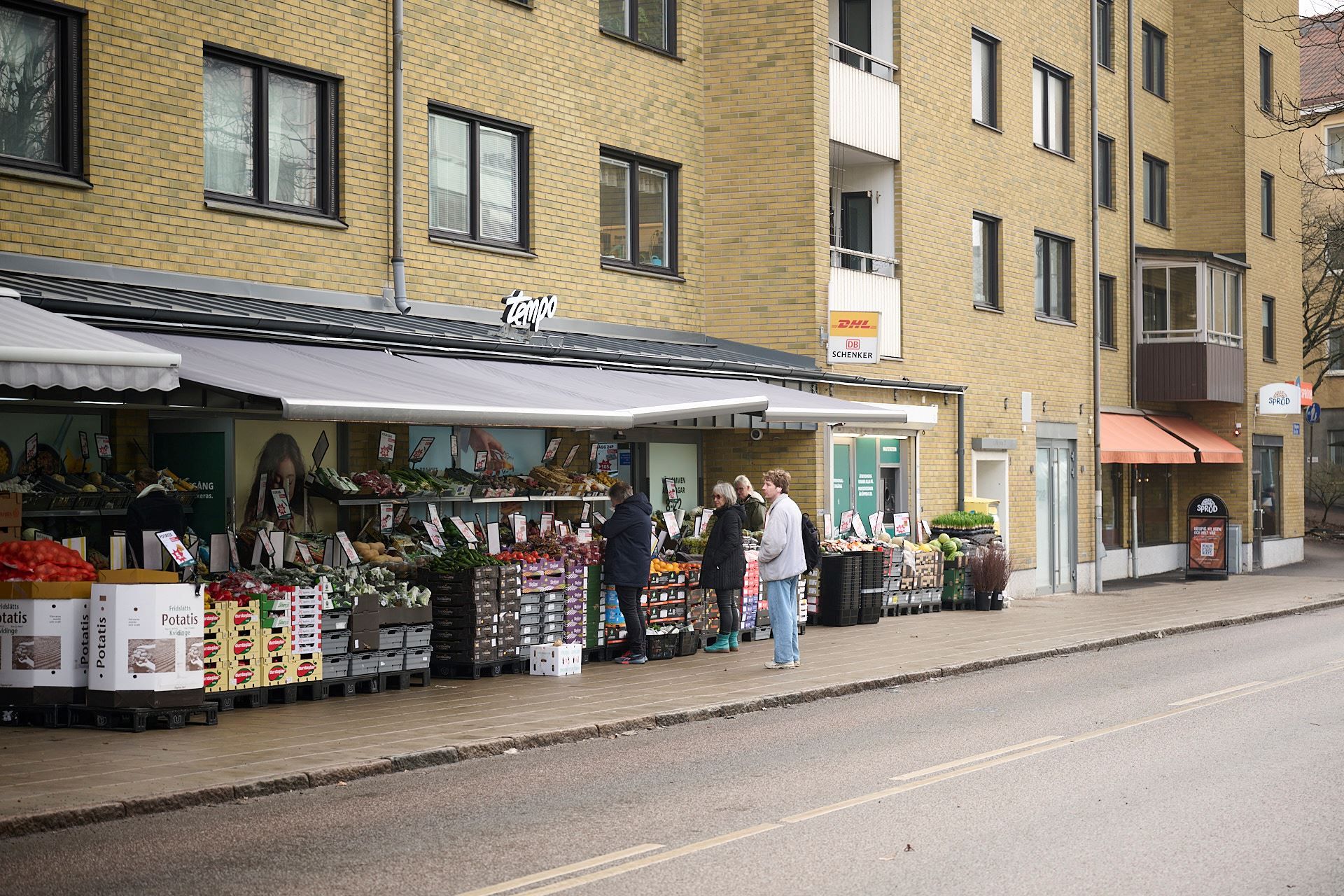 På Fjällgatan finns det flera lokala butiker