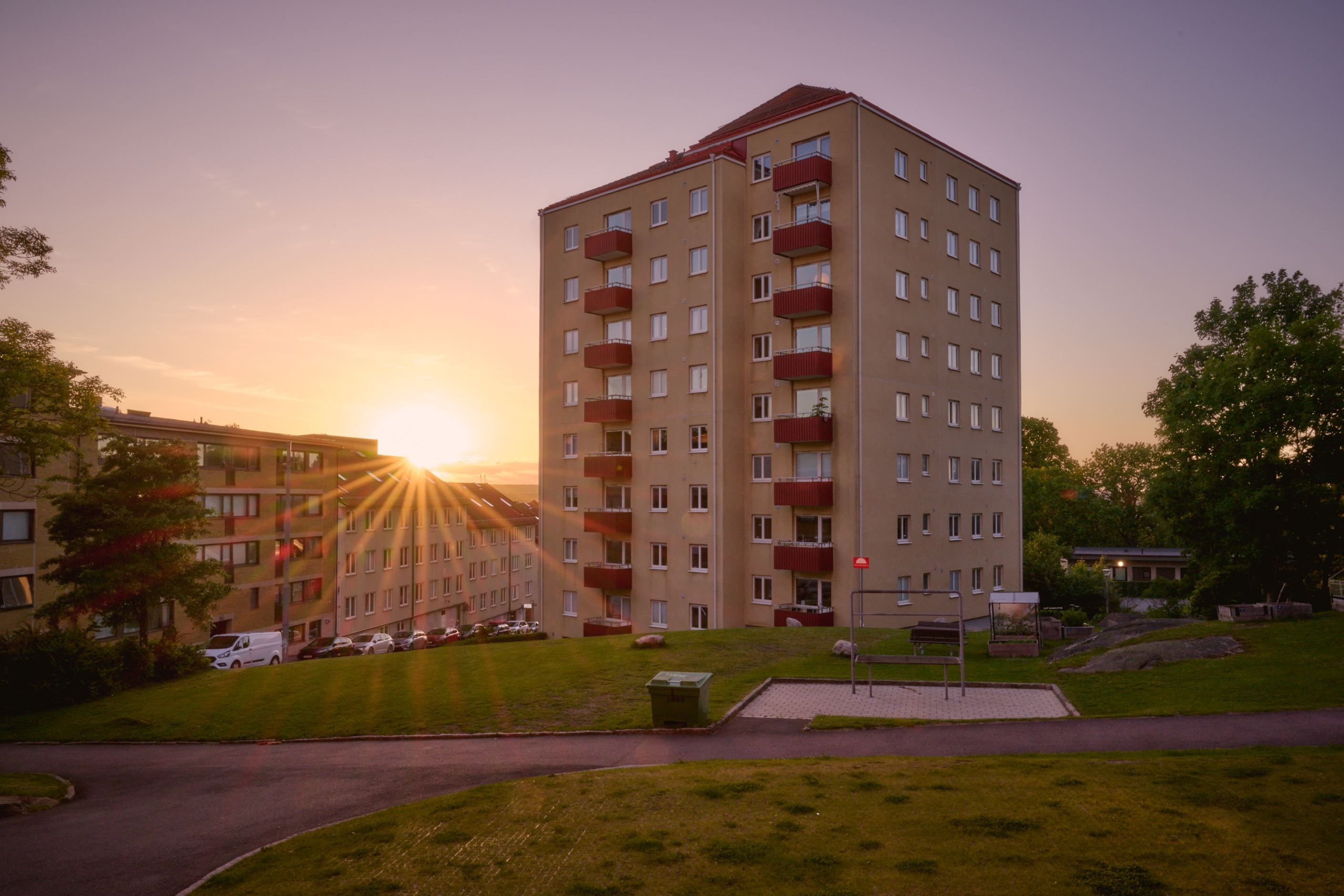 Kabelgatan 8 med utmärkt läge en lagom bit upp på Gråberget