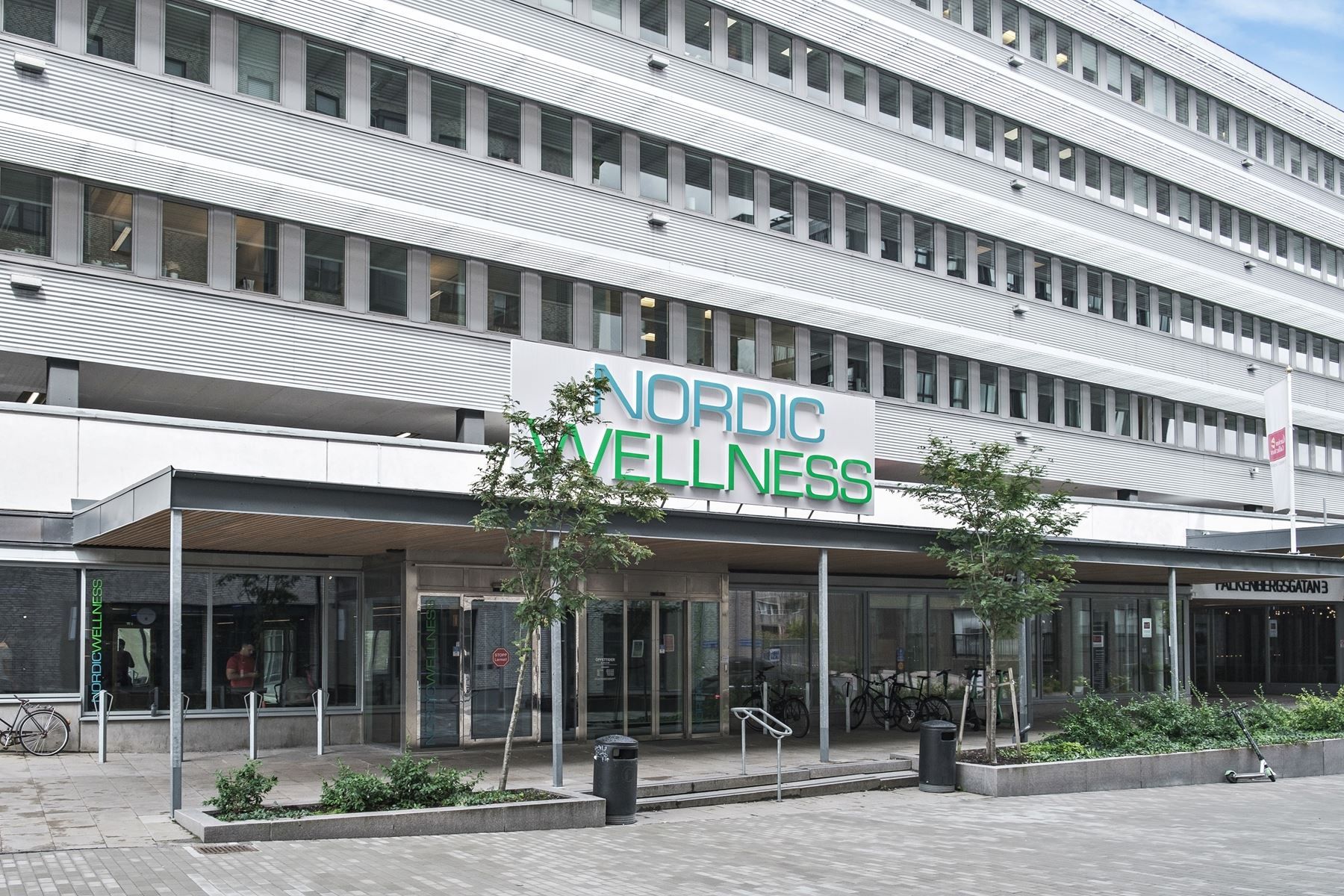 Stenkast från gym