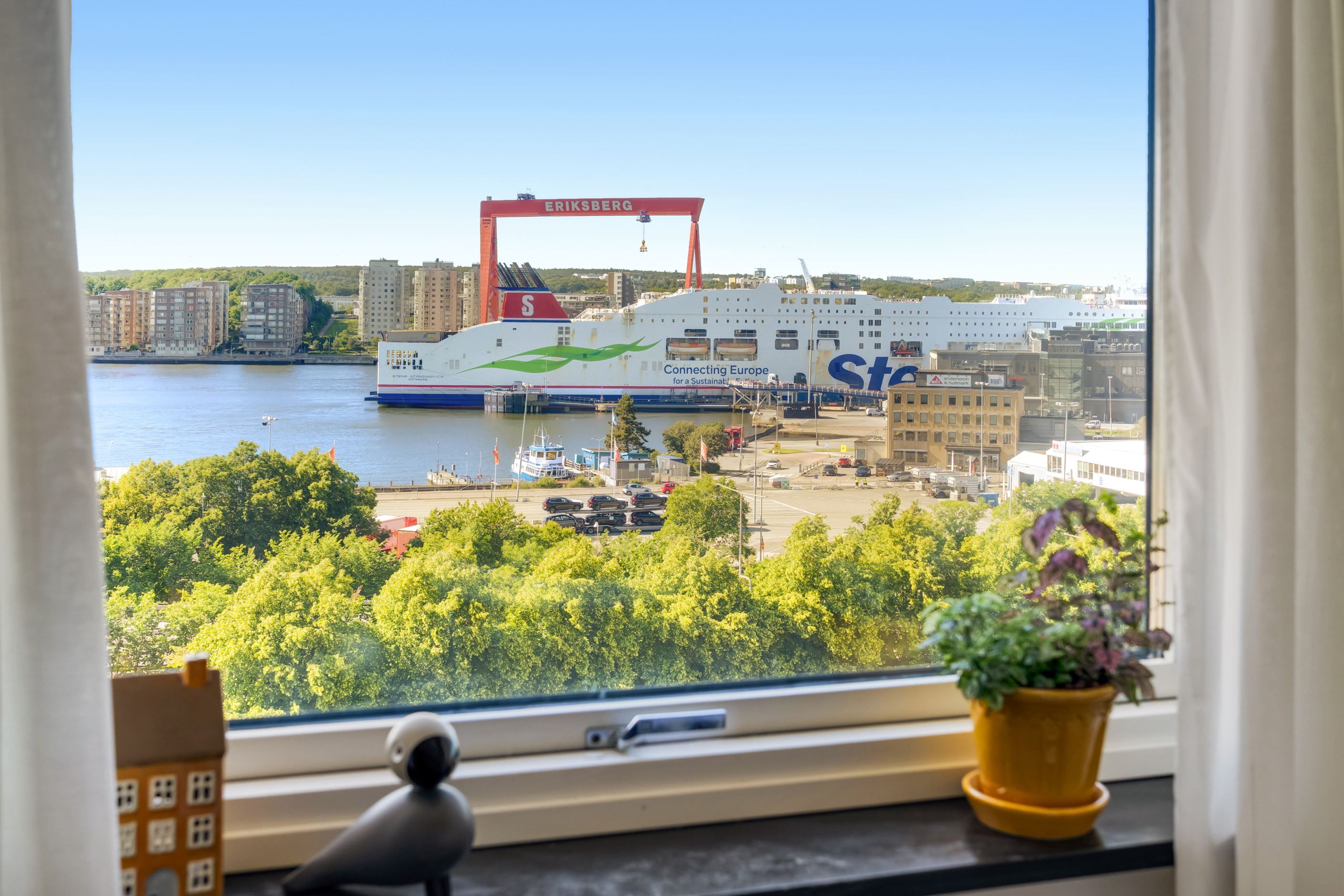 Stenabåtarna är ständigt närvarande