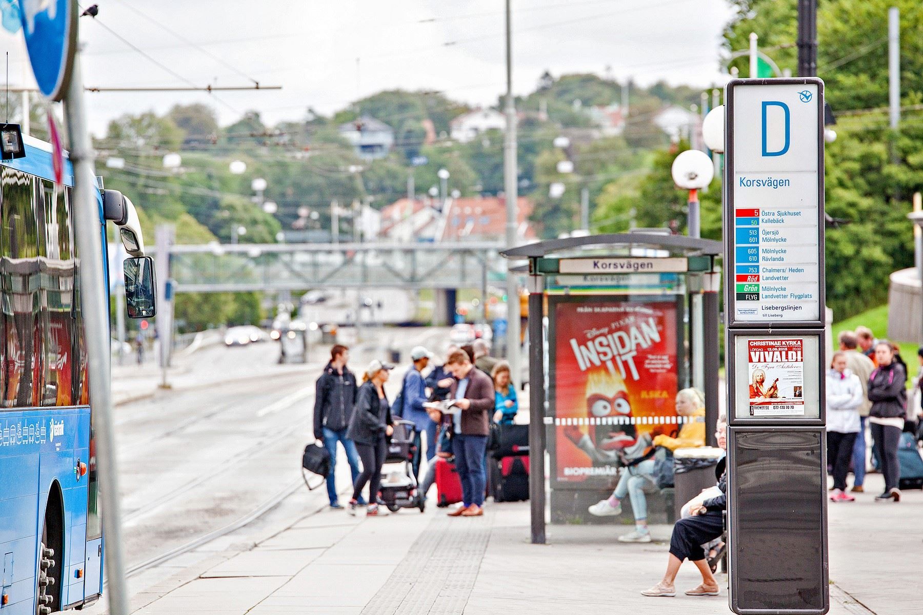 Gångavstånd till korsvägen.