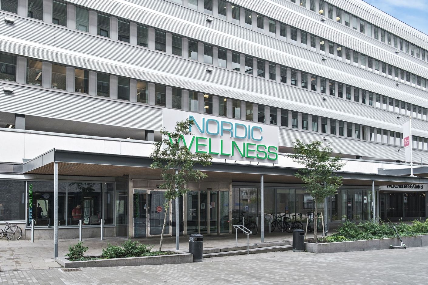 Stenkast från gym