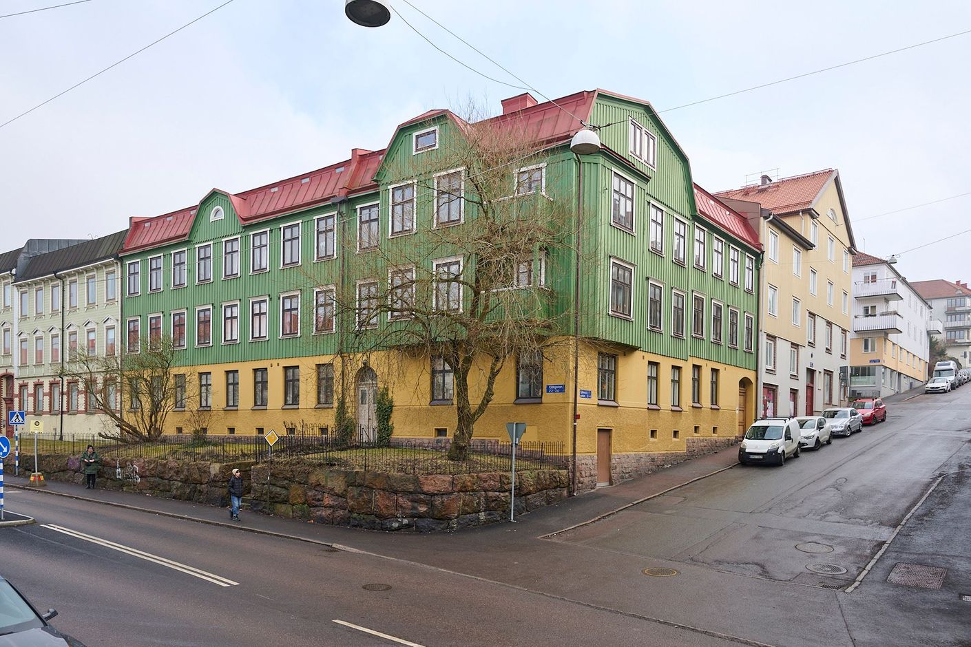 Bra läge precis vid Fjällgatan med närhet till både Linné och Slottsskogen