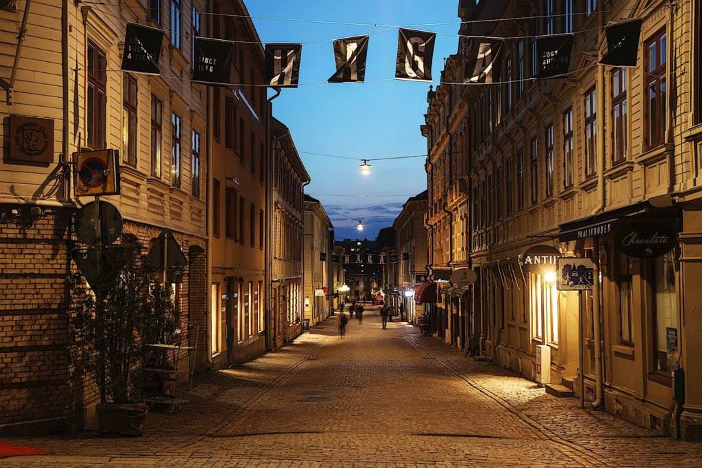 Haga by night!