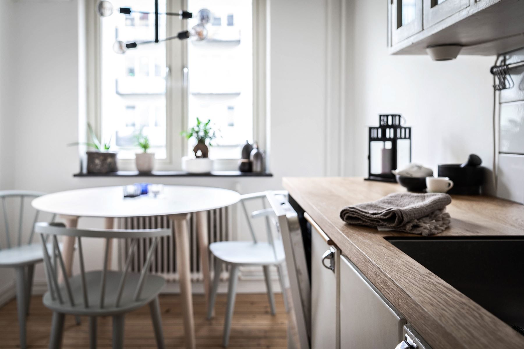 Perfekt plats för köksbord vid fönstret