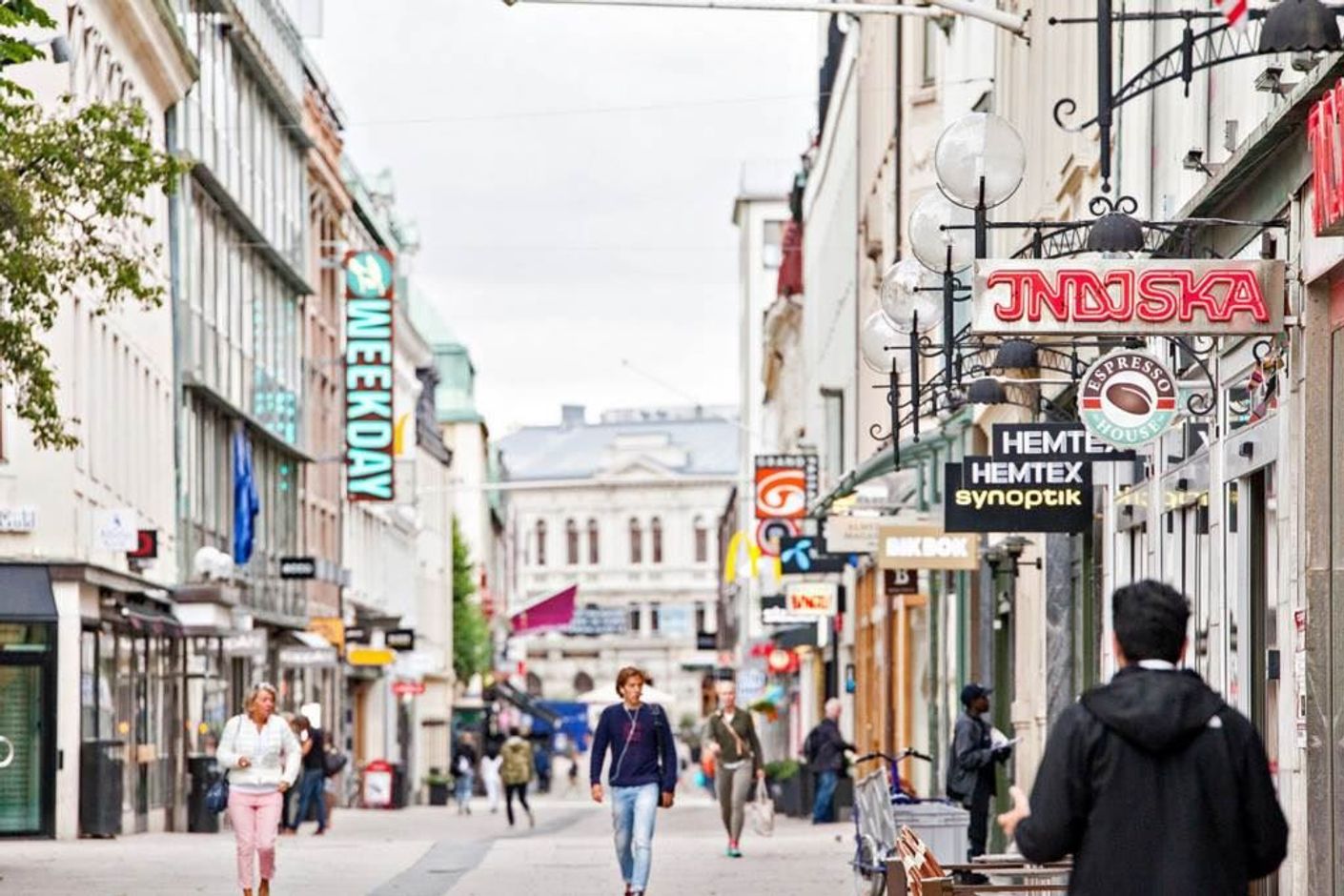 Sugna på shopping? Promenera nedför gatan..