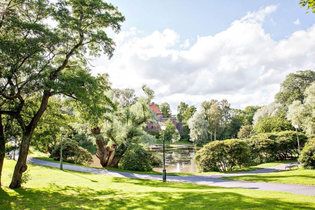 Lågupplöst Näckrosdammen ligger i närheten