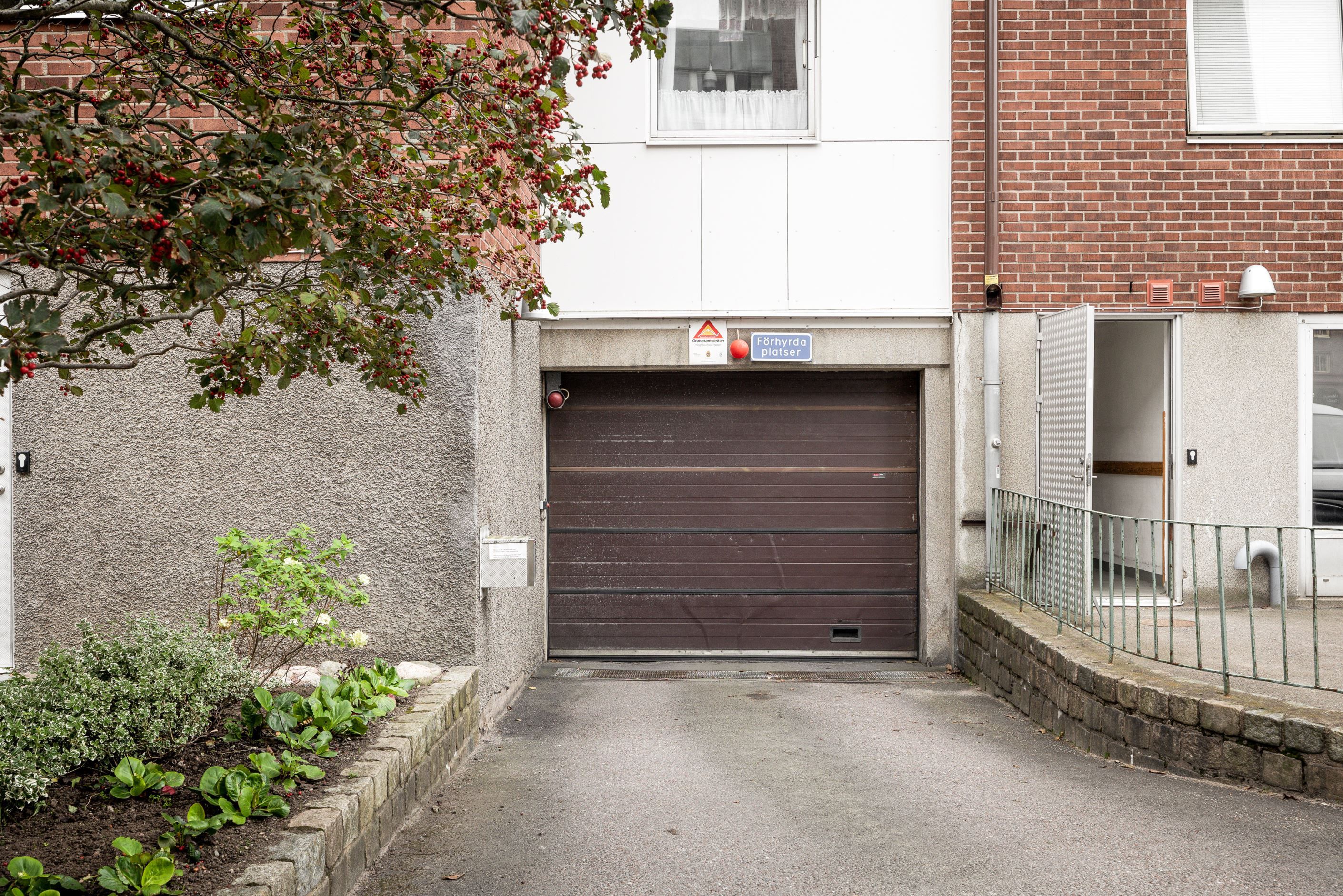 Egen garageplats ingår i avgiften