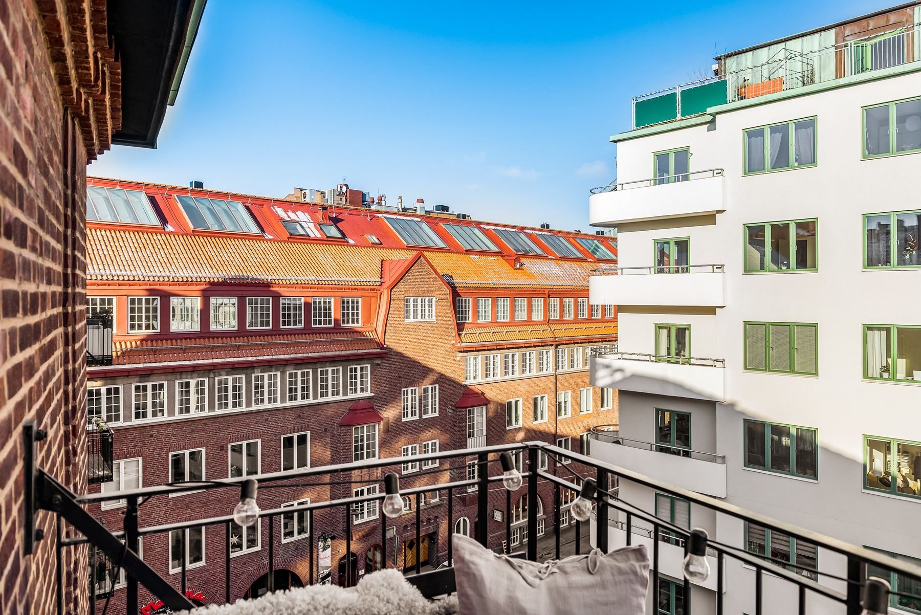 Med utsikt ut över Lasarettsgatan och restaurang Mañana