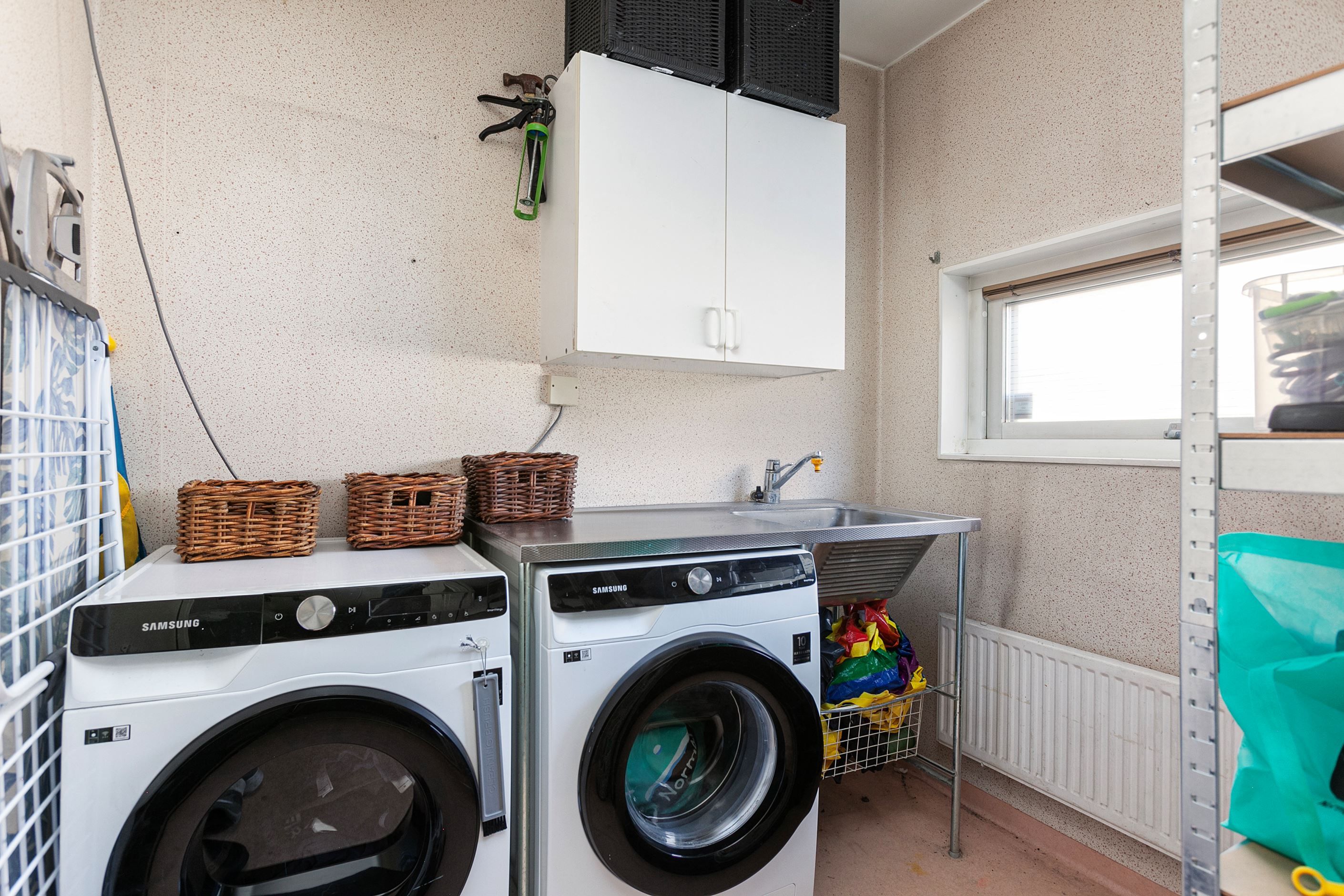 Obs! Tvättmaskin/torktumlare är utbytta till äldre varianter och ej de som syns på bilden.