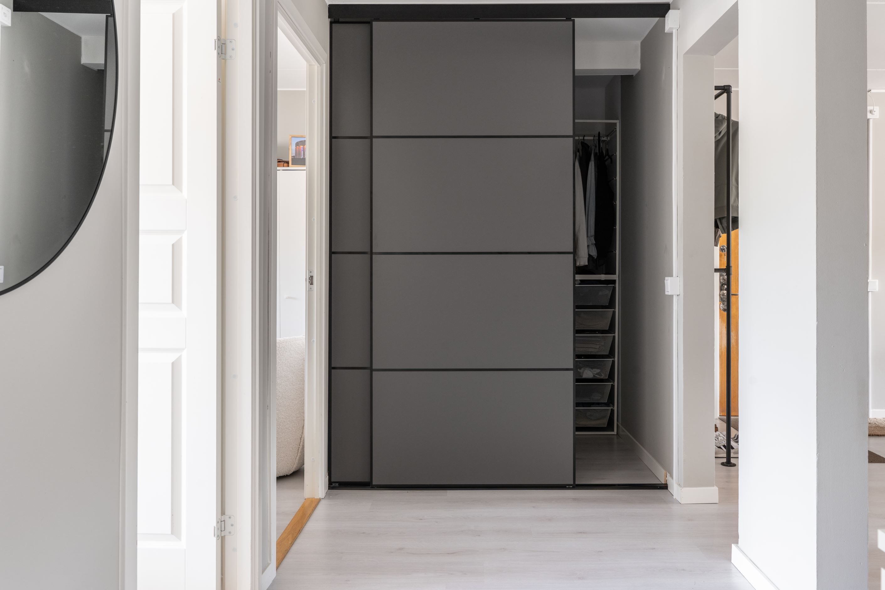 Walk in closet