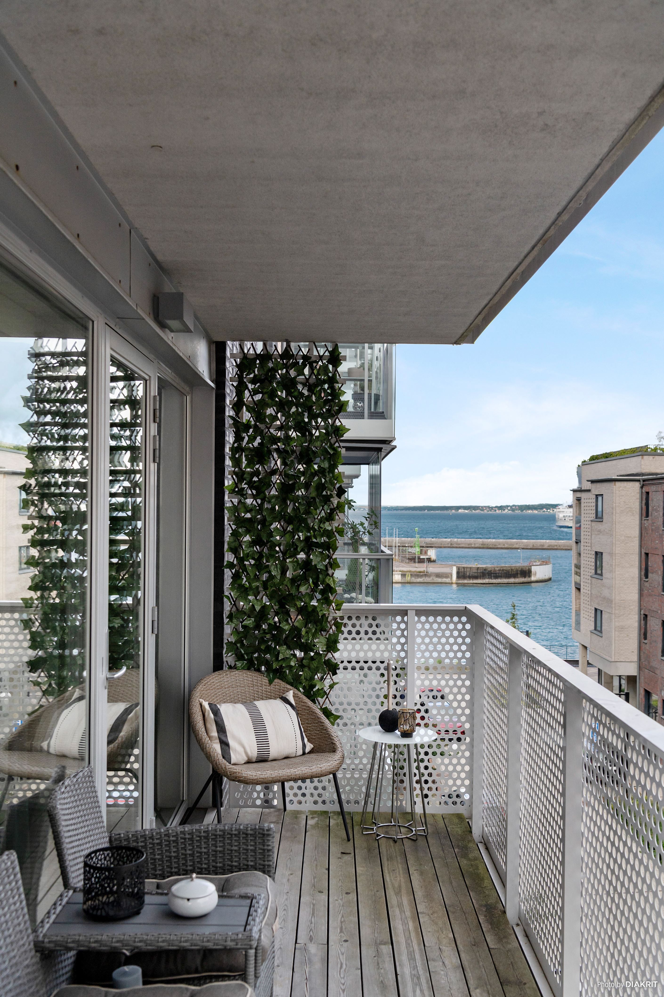 Balkongen och vy mot sundet