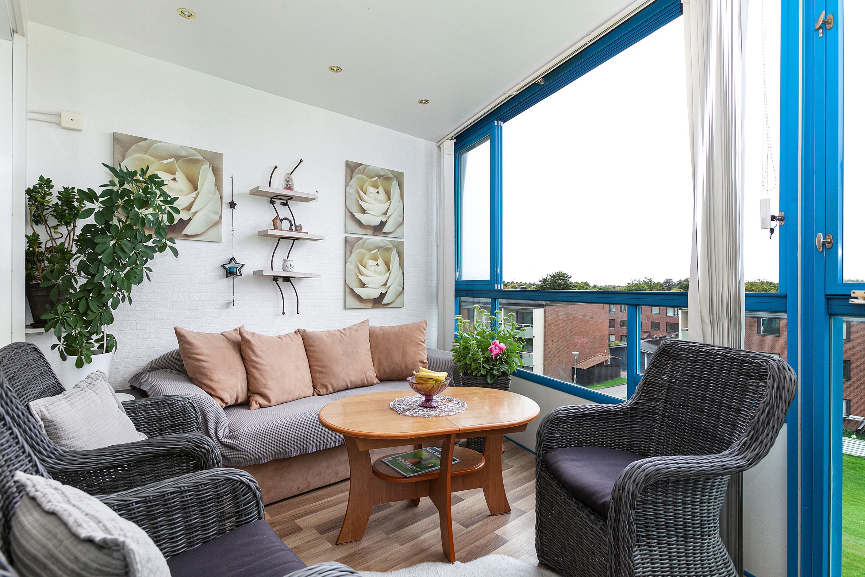 Inglasade rymliga balkongen