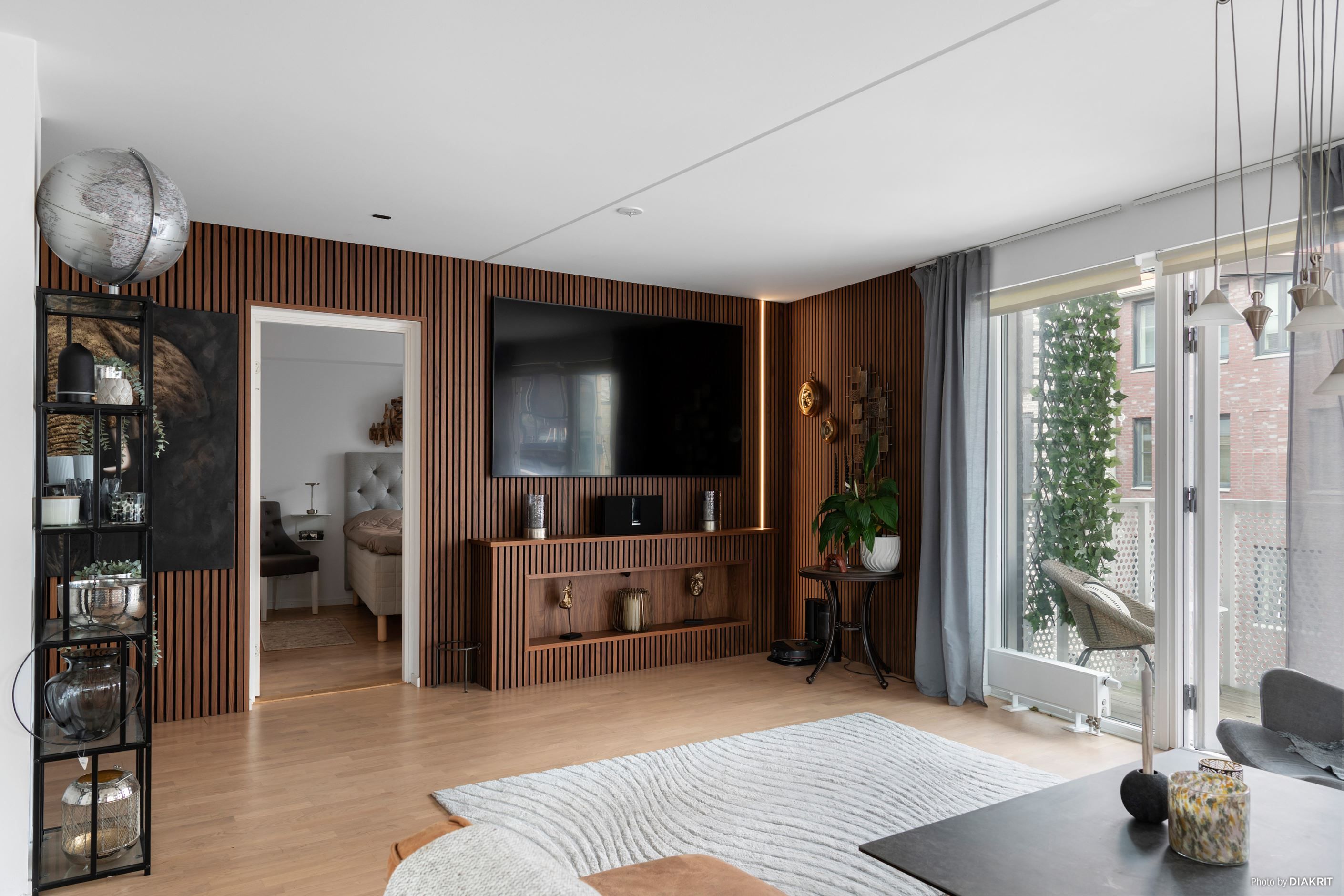 Fina Wood on wall-väggar