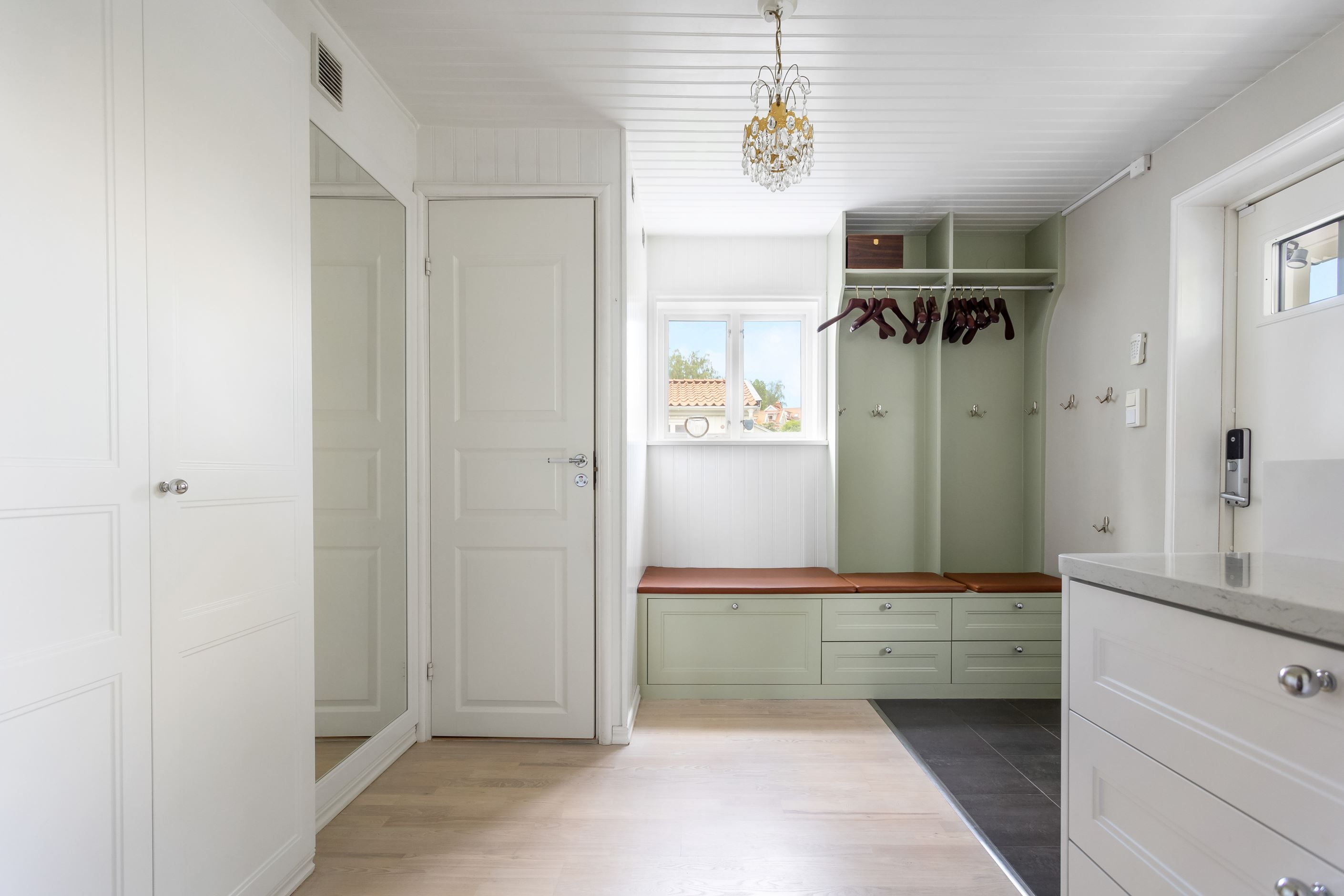 Smakfullt renoverad entré