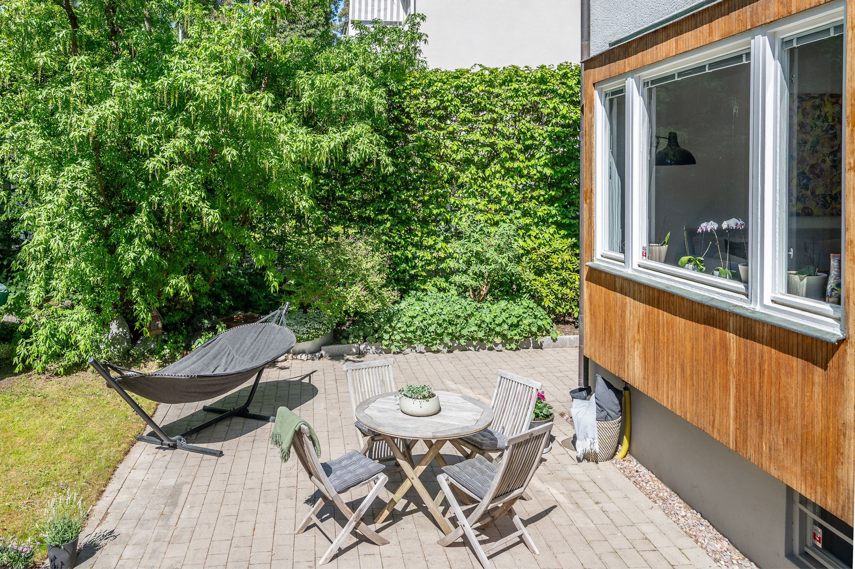 Stensättningar ger lättskötta ytor