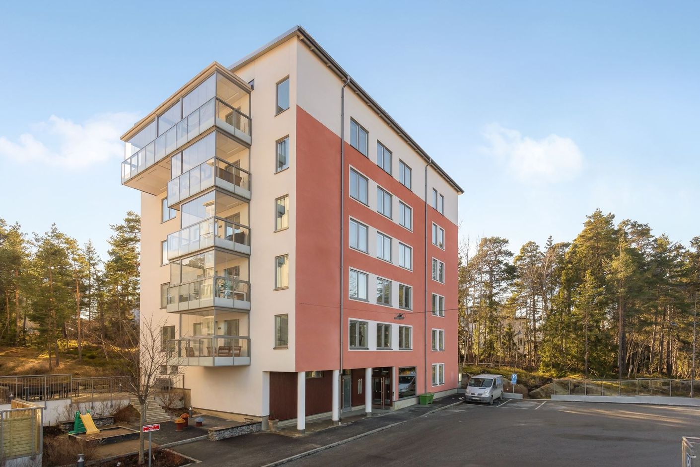 Välbeläget och trivsamt boende i bekväm närhet till såväl rekreation som Stockholms City