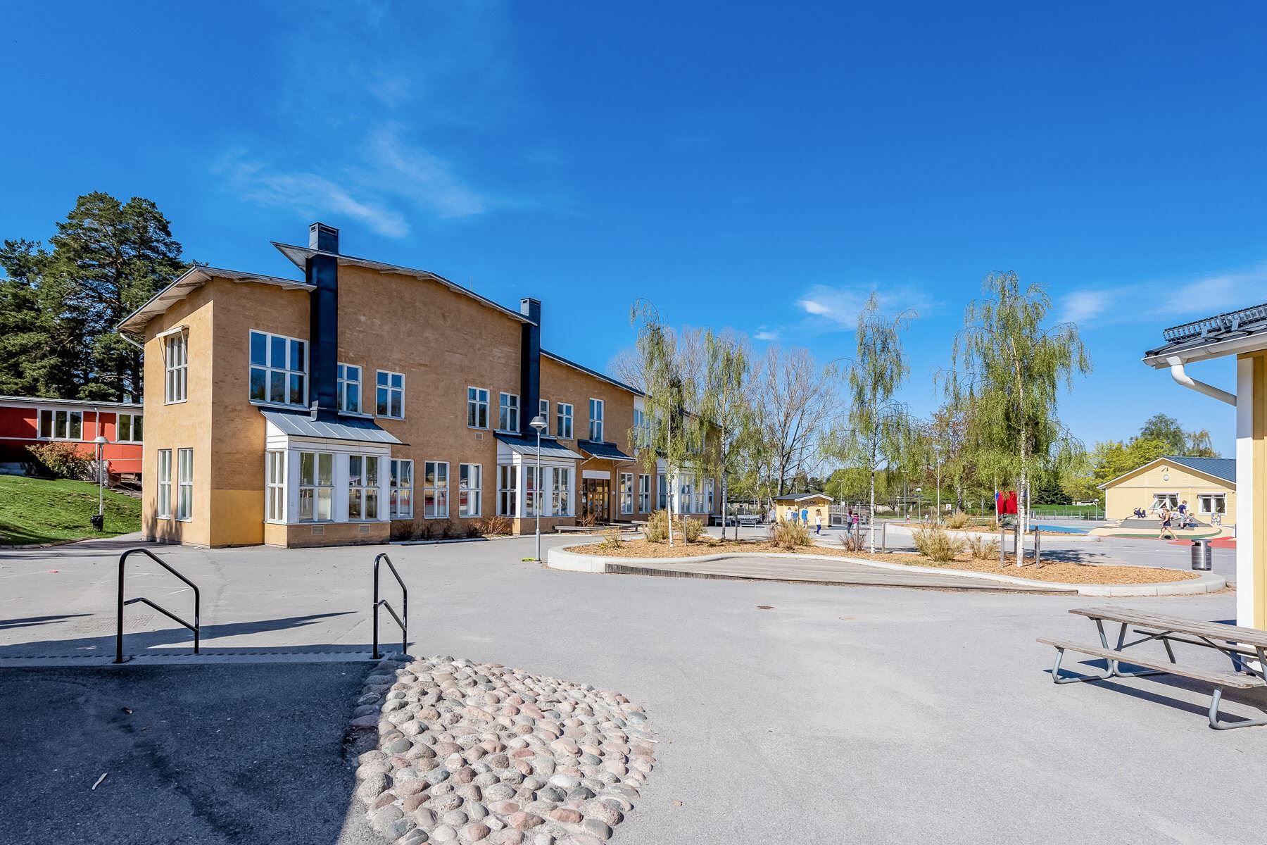 Träkvista skola på gångavstånd