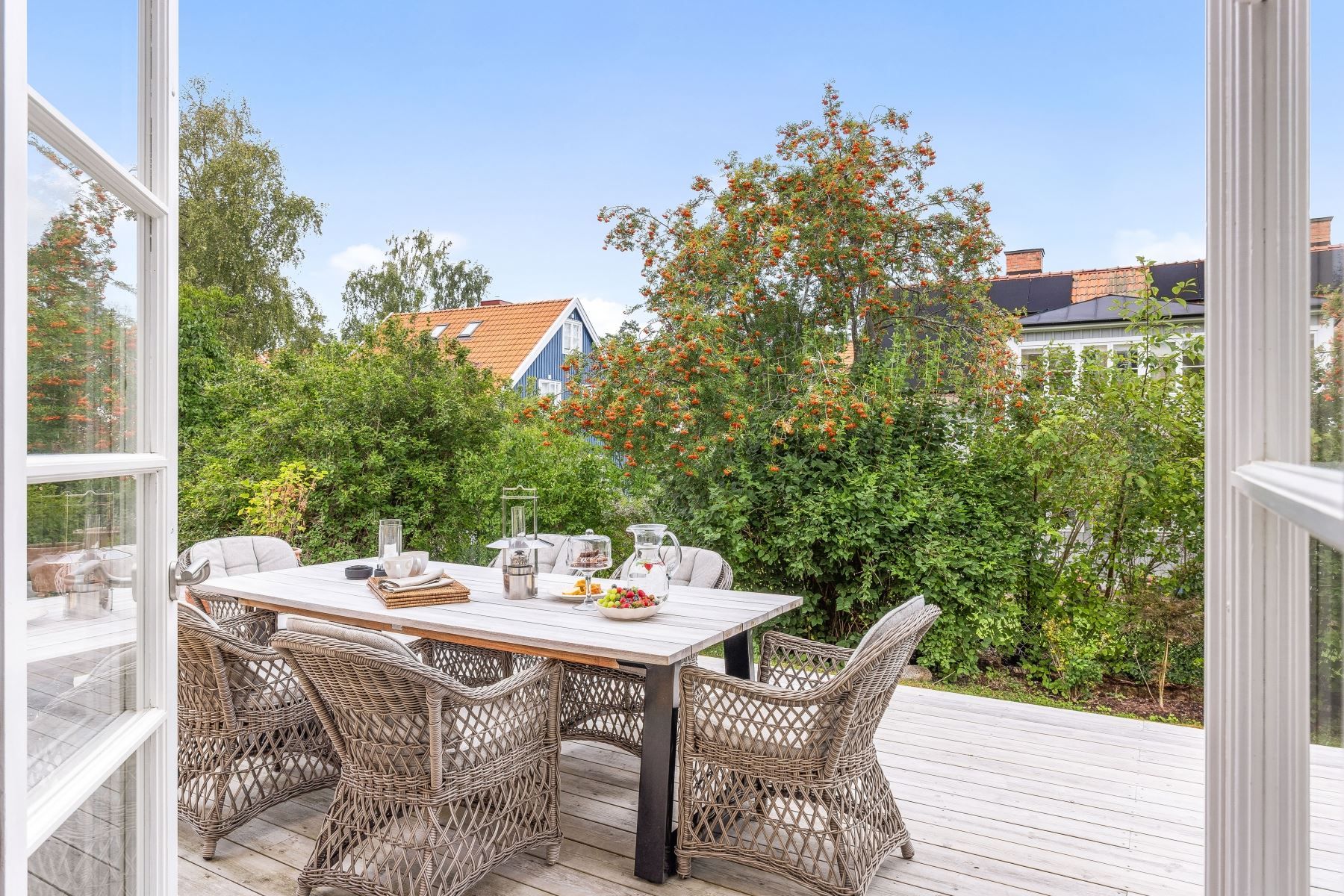 Fin kontakt med altanen vilket gör det enkelt att duka ute