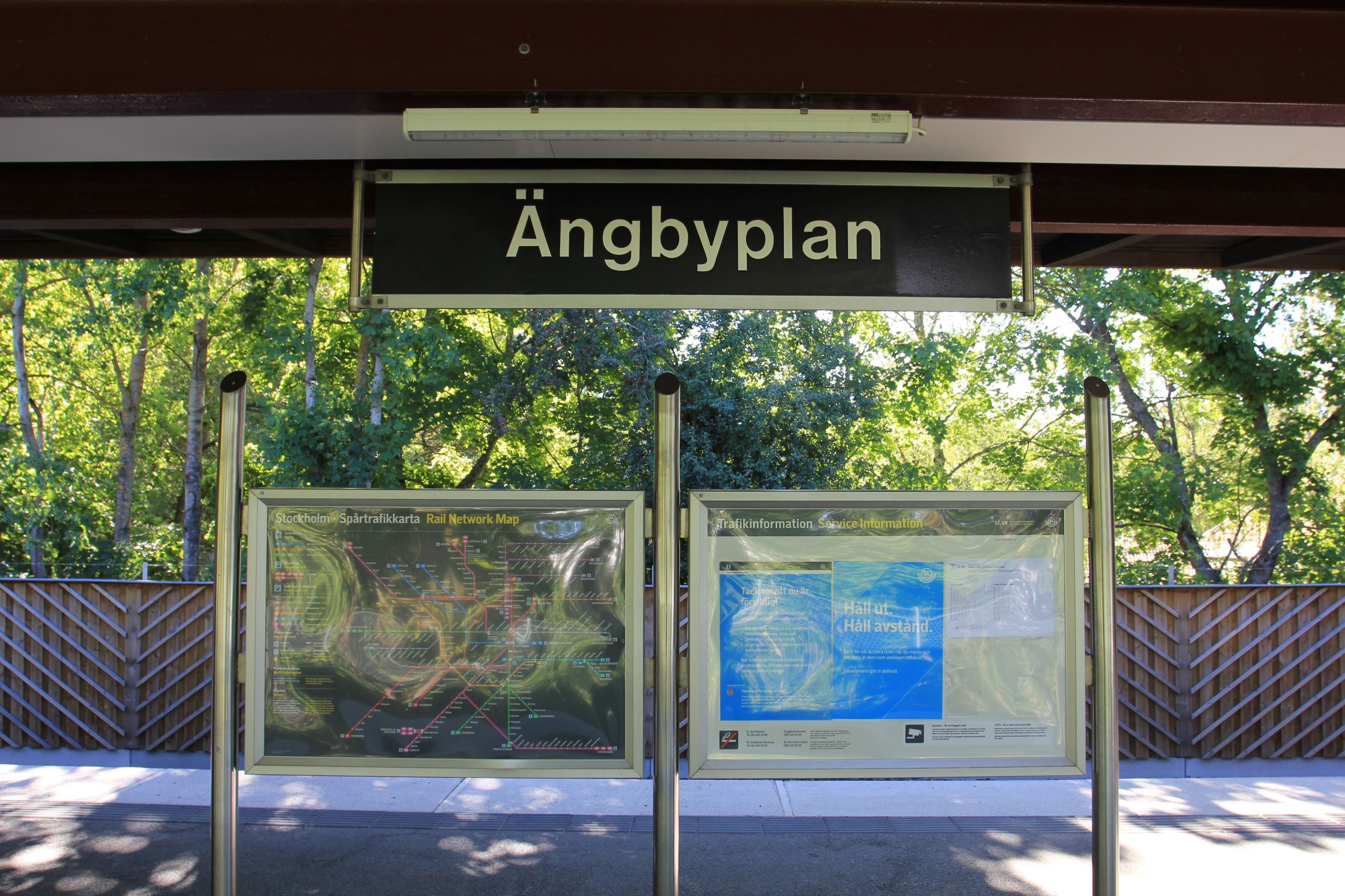 T-bana vid Ängbyplan på kort gångavstånd