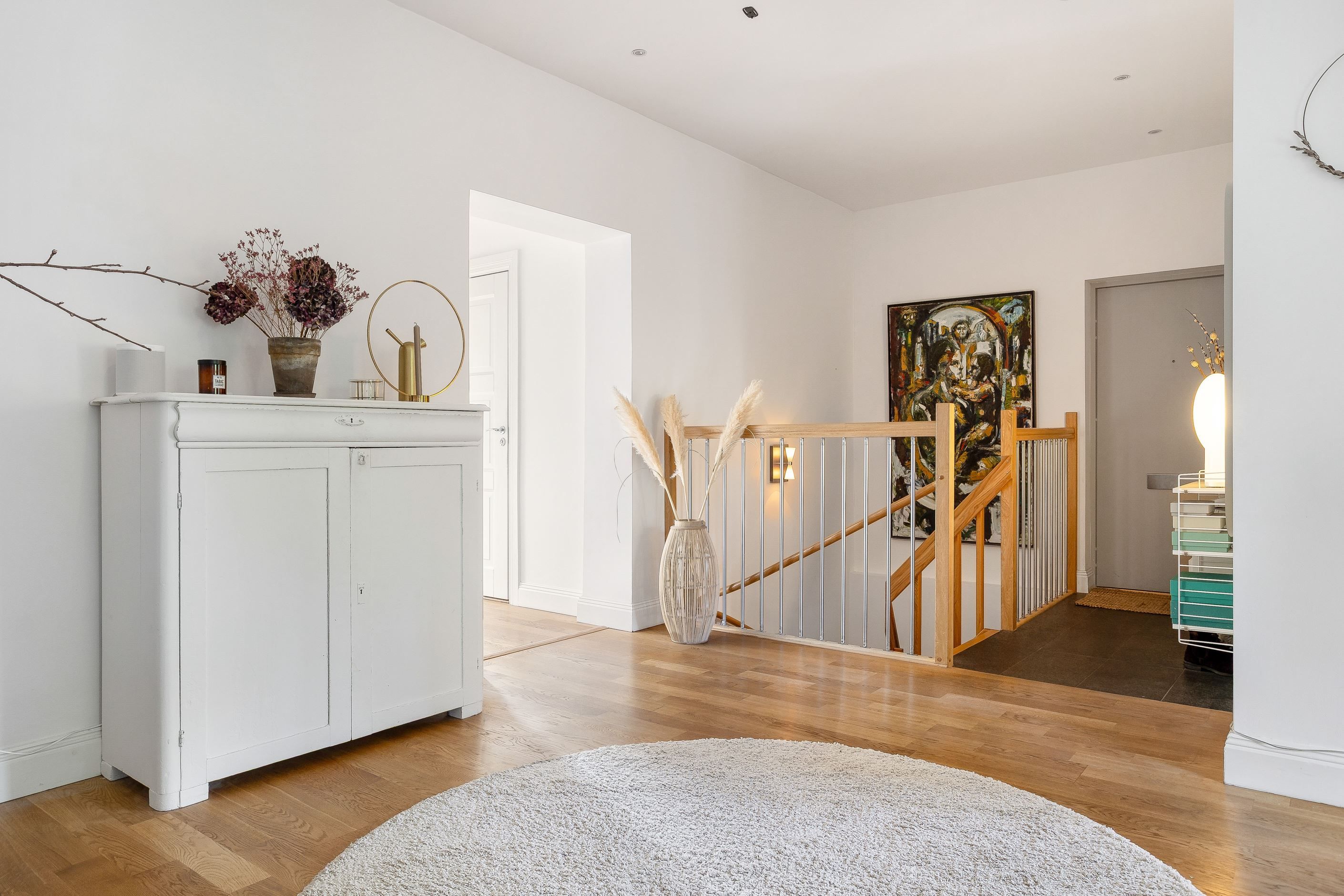 Vackra enhetliga ekgolv binder samman ytorna