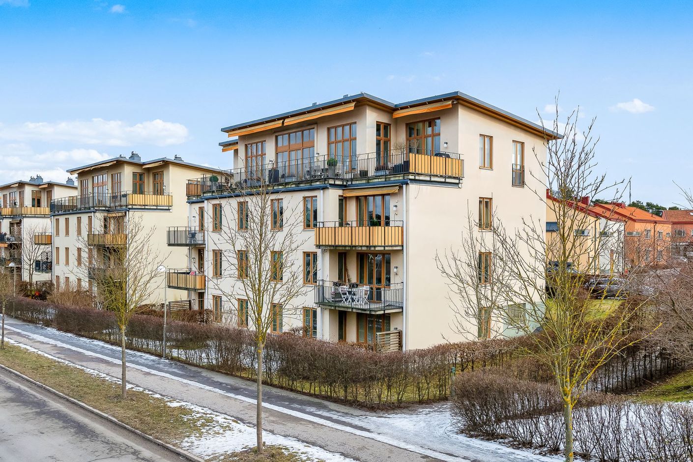 Välkommen till Enhörningsgränd 14 - Hörnläge med egen ogenerad uteplats