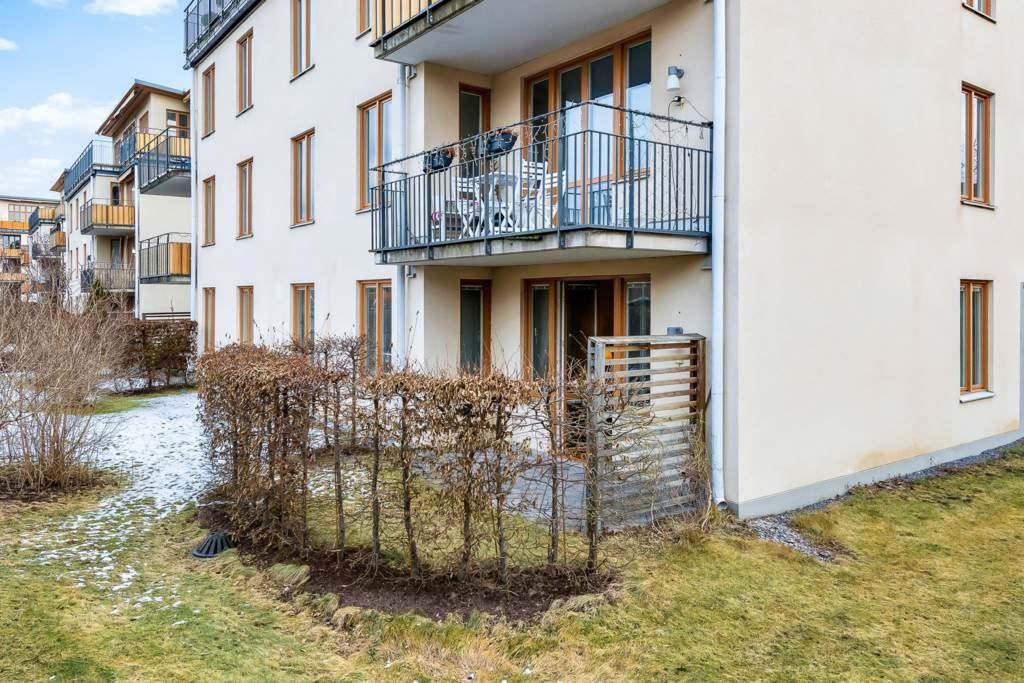 Ogenerad uteplats i bästa SV-läge