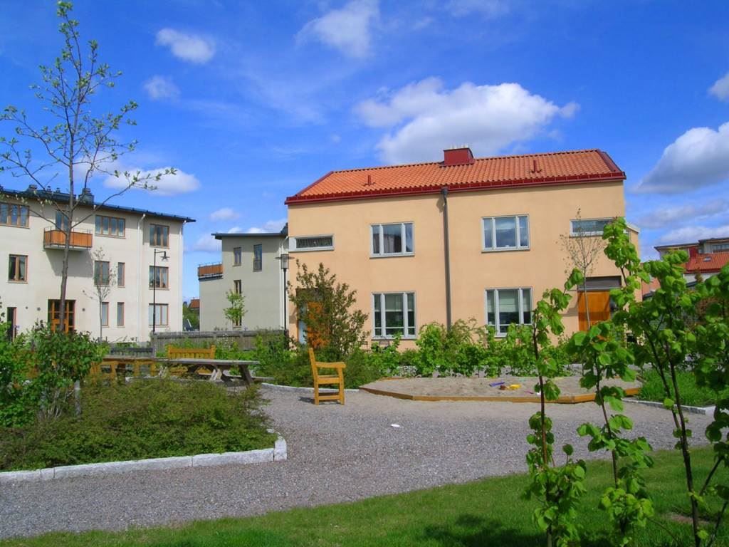 Lekplatser för de små i området