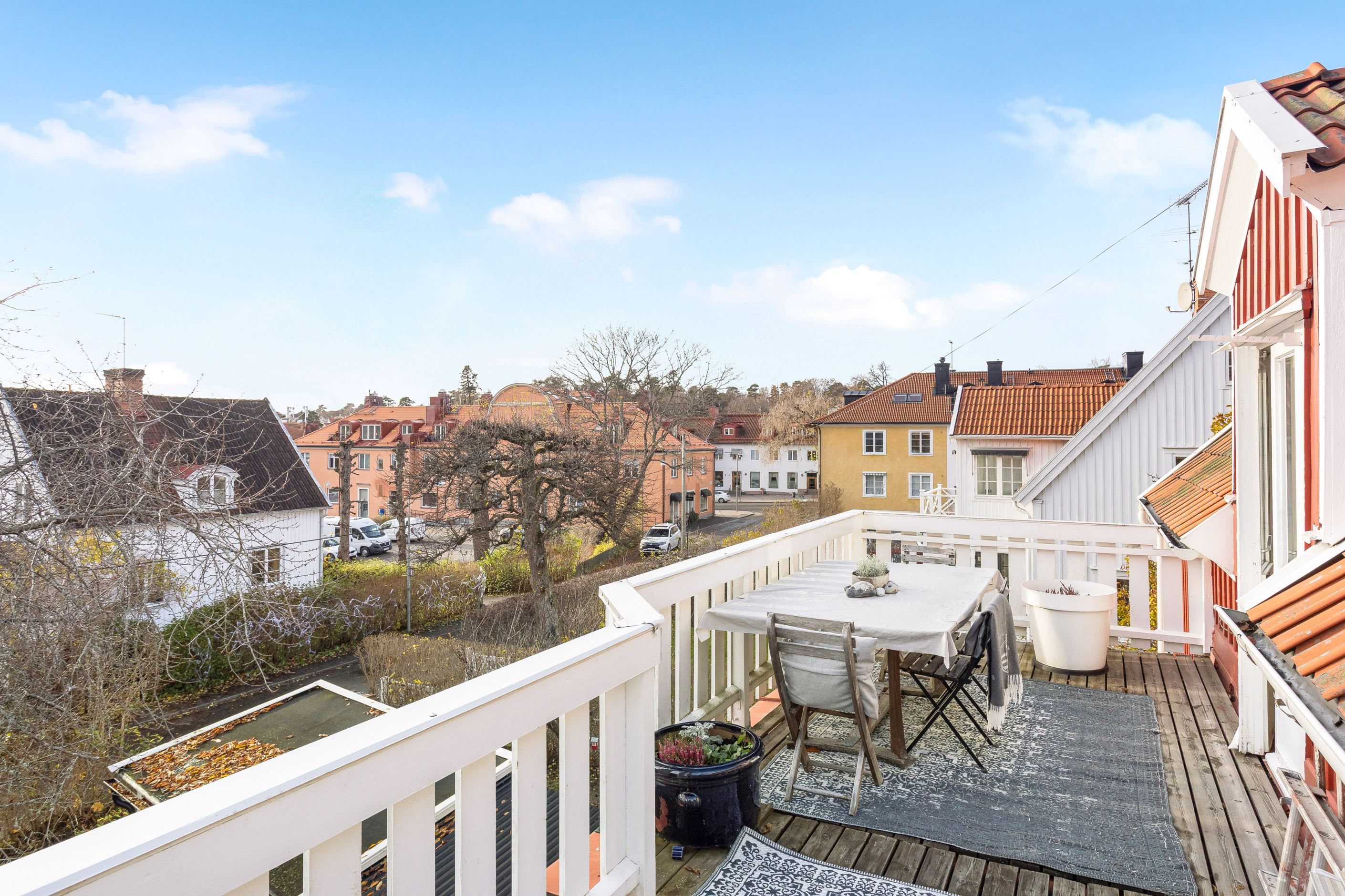 Högt fritt läge med vy ner mot torget