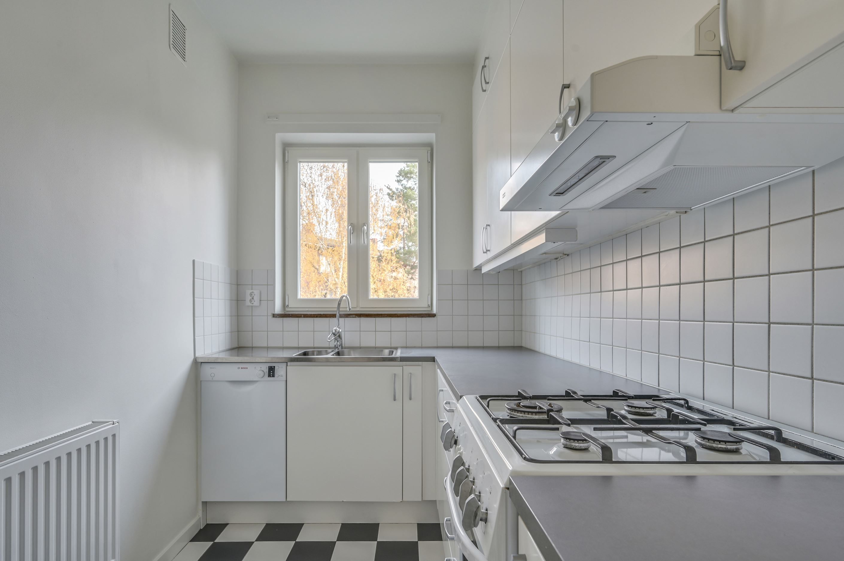 Fullt utrustat kök med bekvämlighet att ha diskmaskin